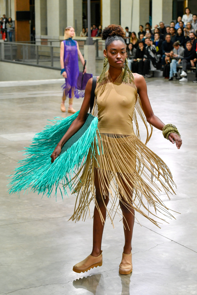 Look 16