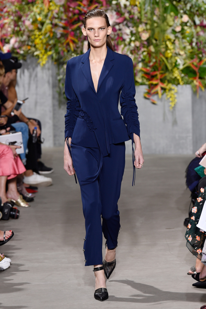 Look 16