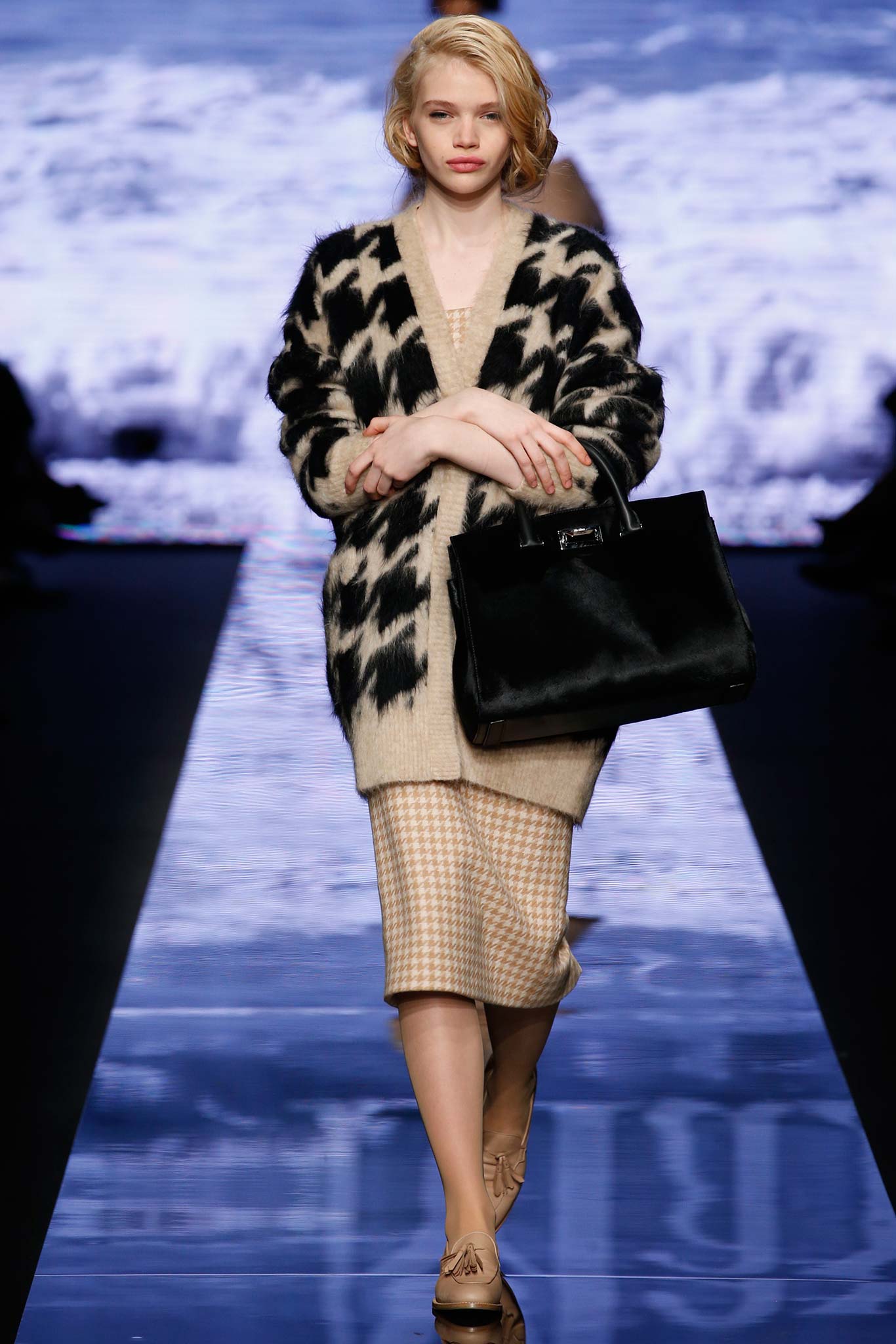 Look 11