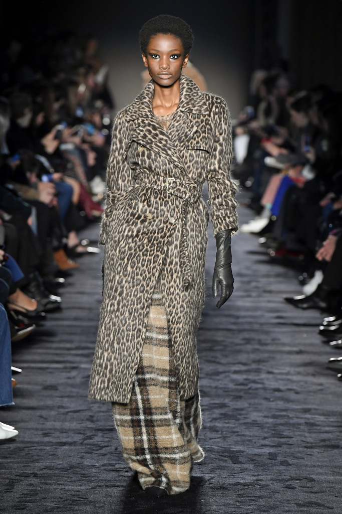 Look 16