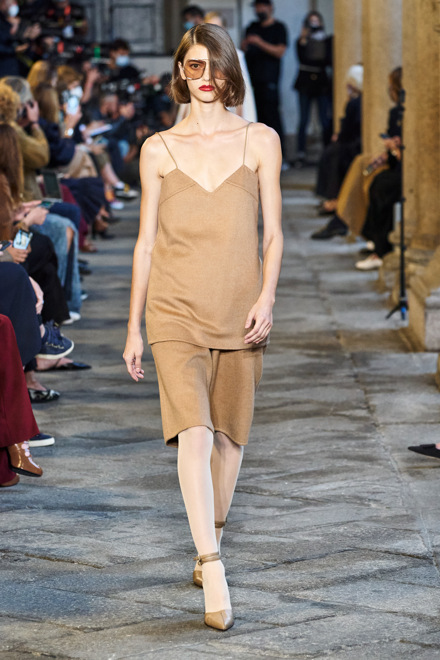 Look 5