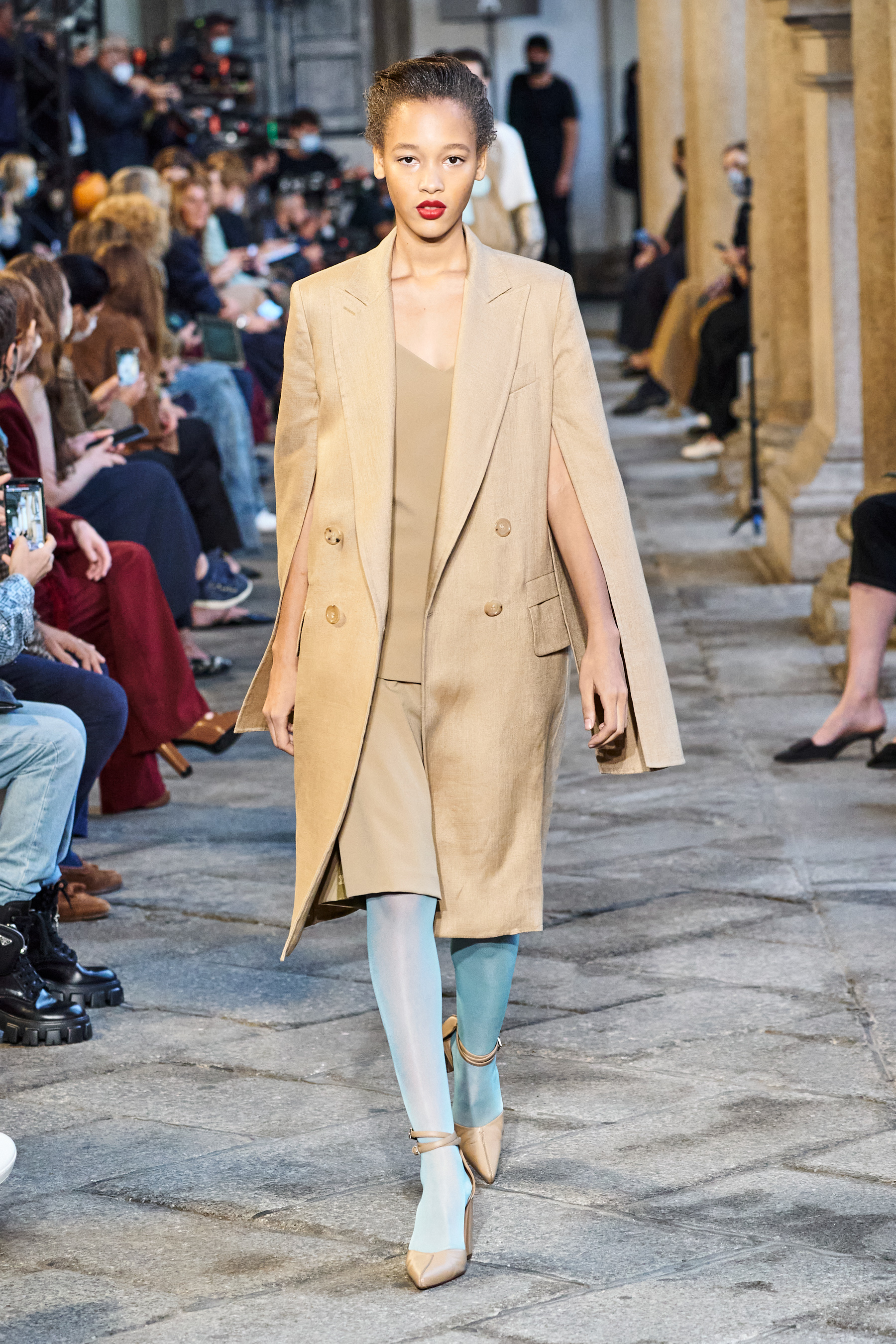 Look 7