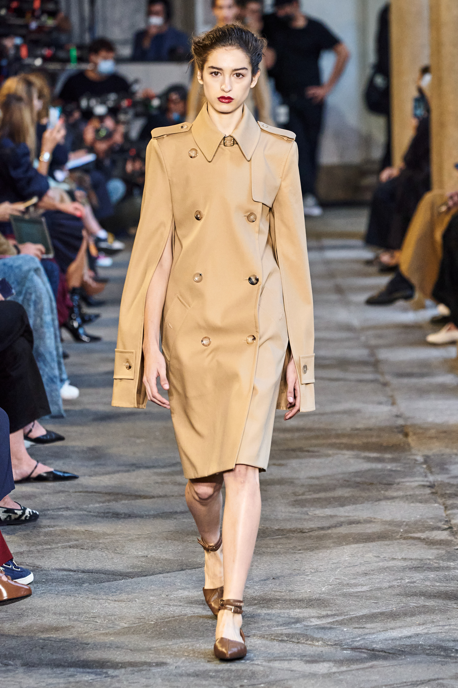 Look 10