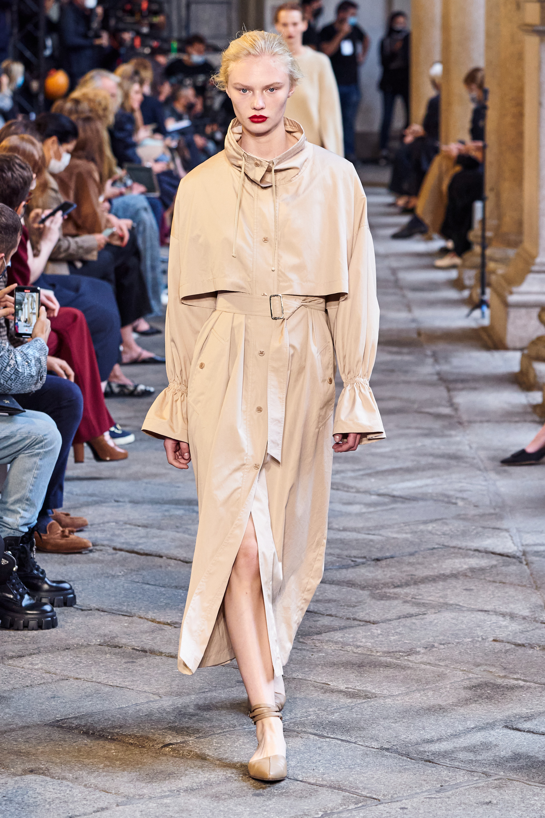 Look 25