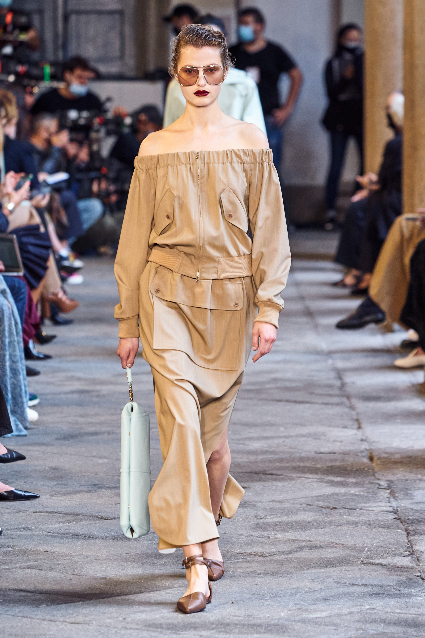 Look 28