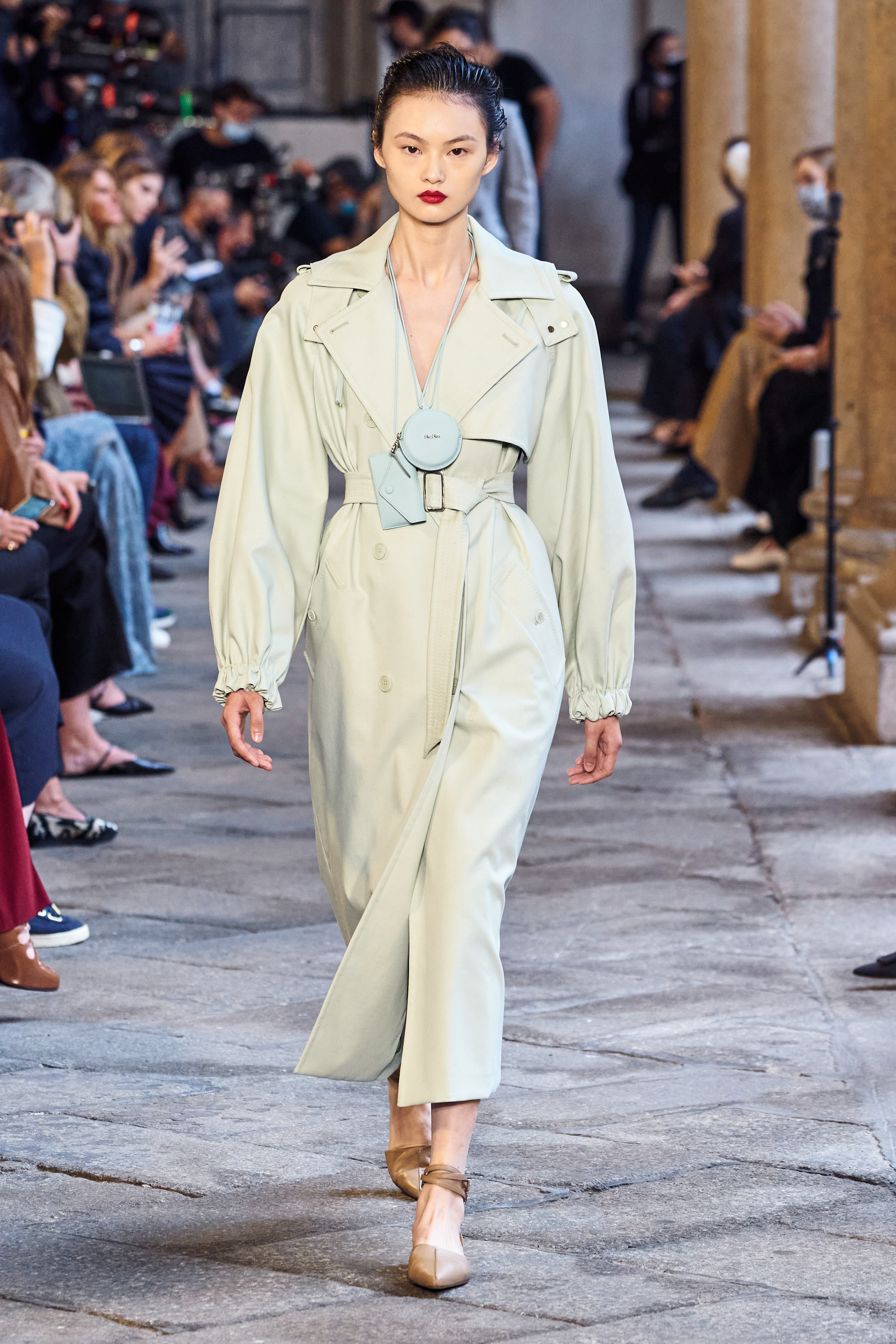 Look 27