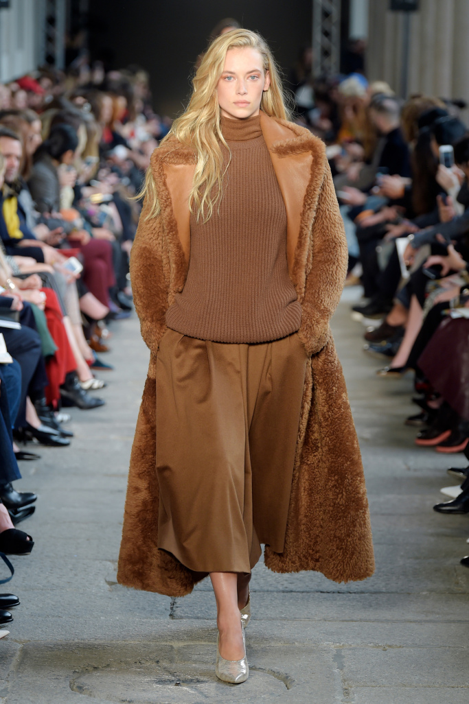 Look 10