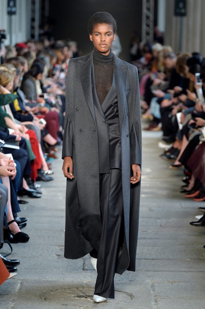 Look 16