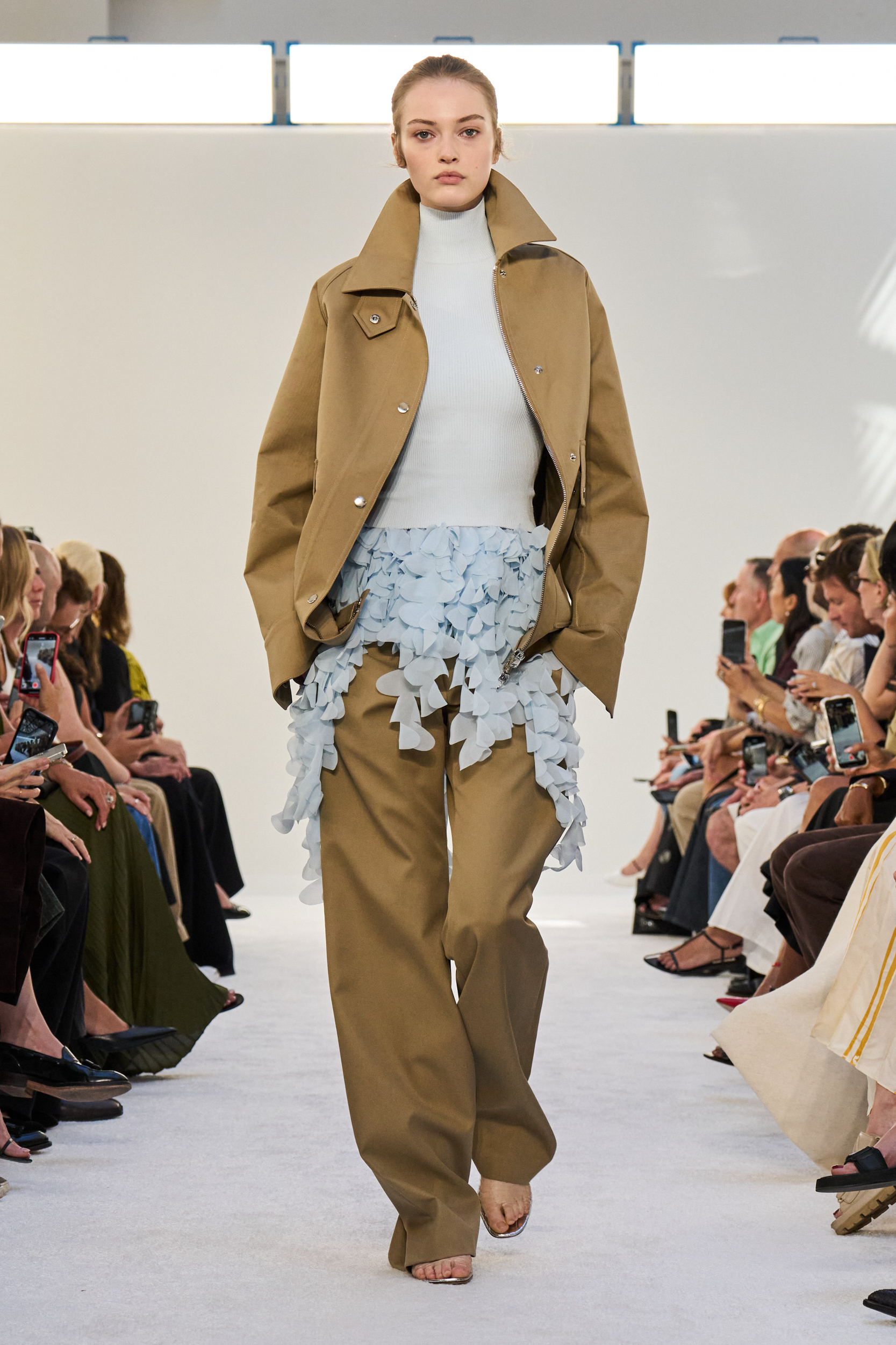 Look 10