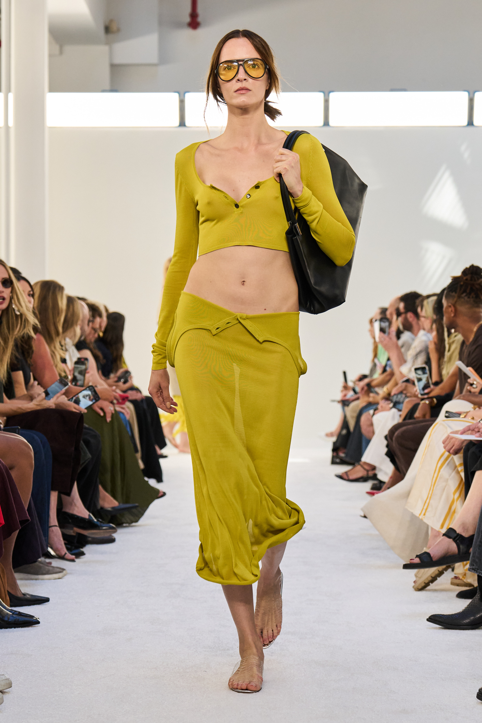 Look 16