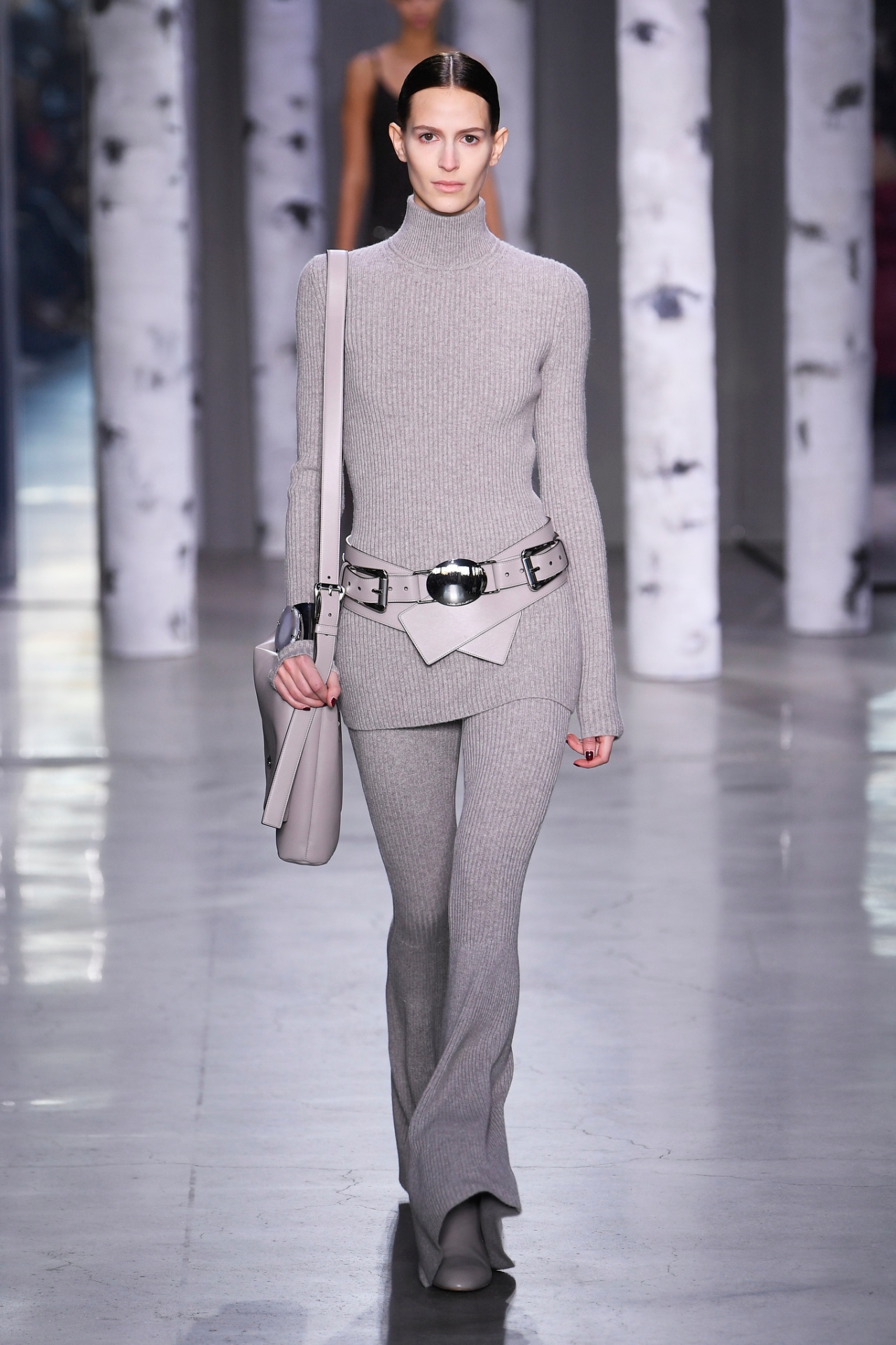 Look 16