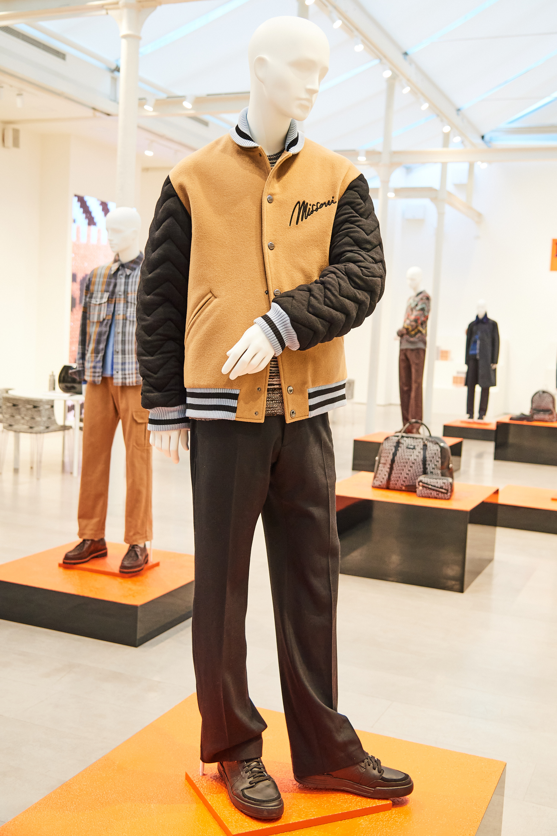 Look 15