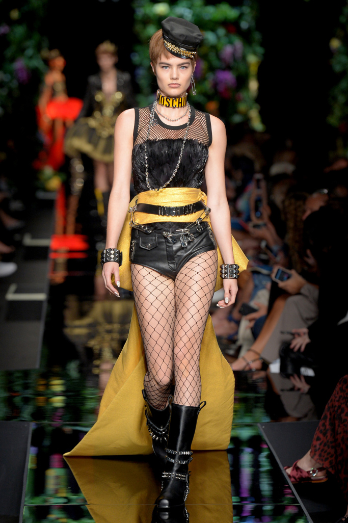 Look 16