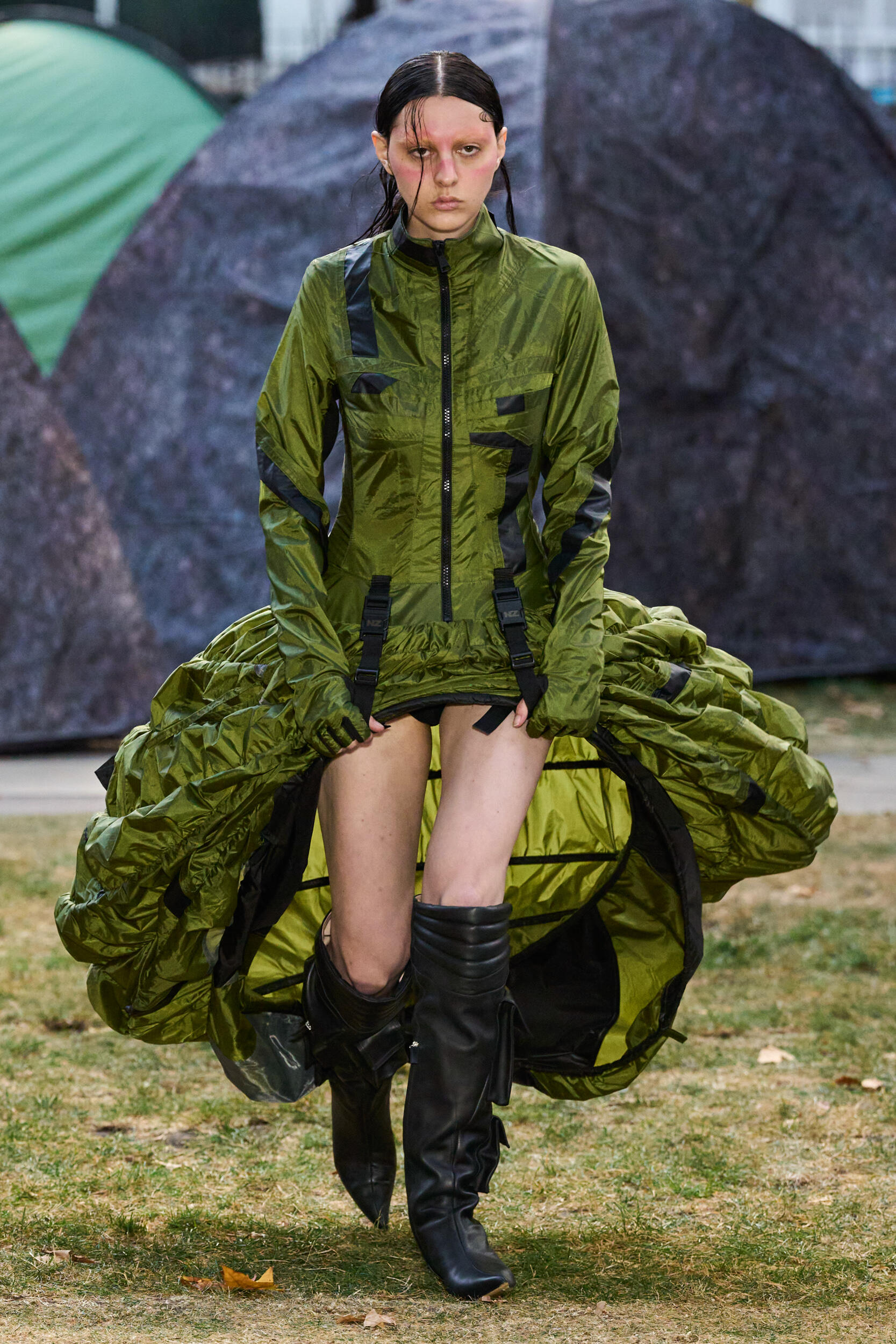 Look 18