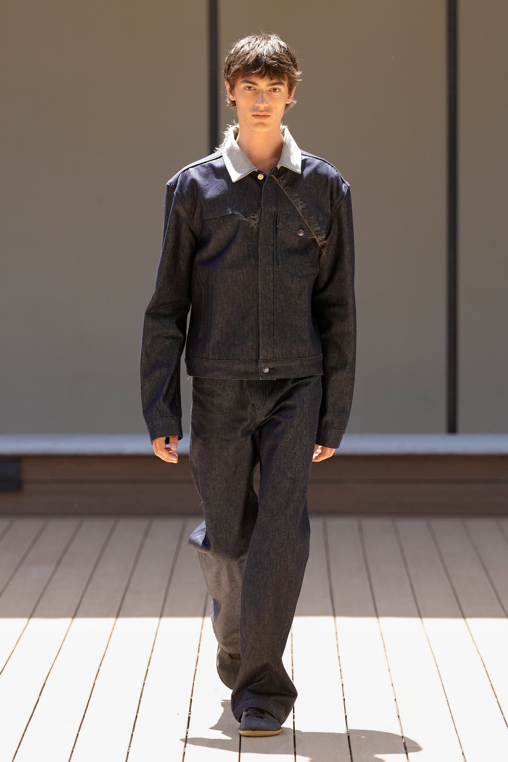 Look 10