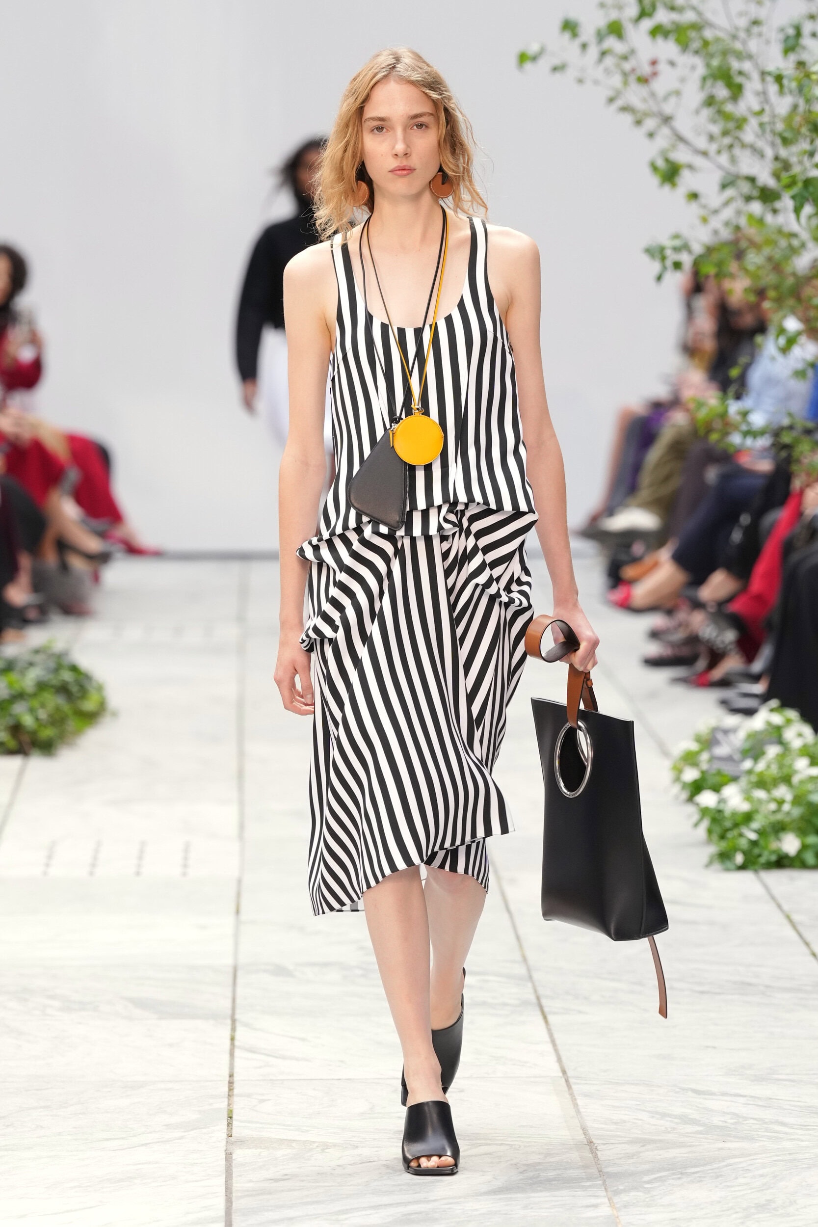 Look 14