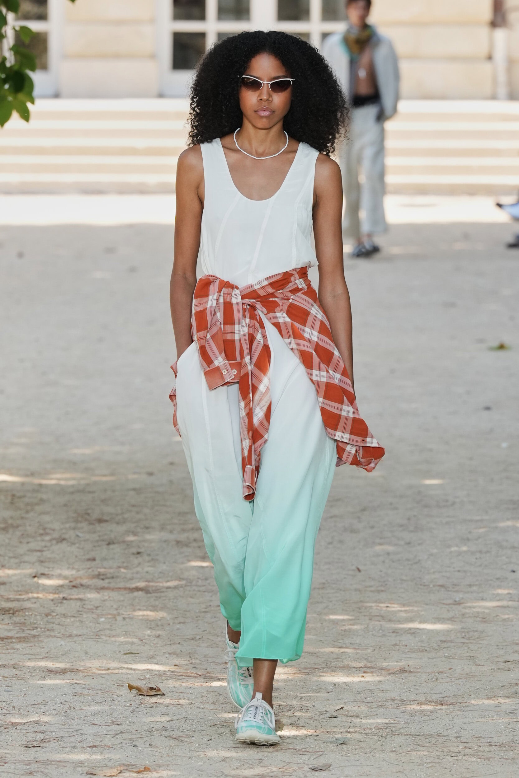 Look 10