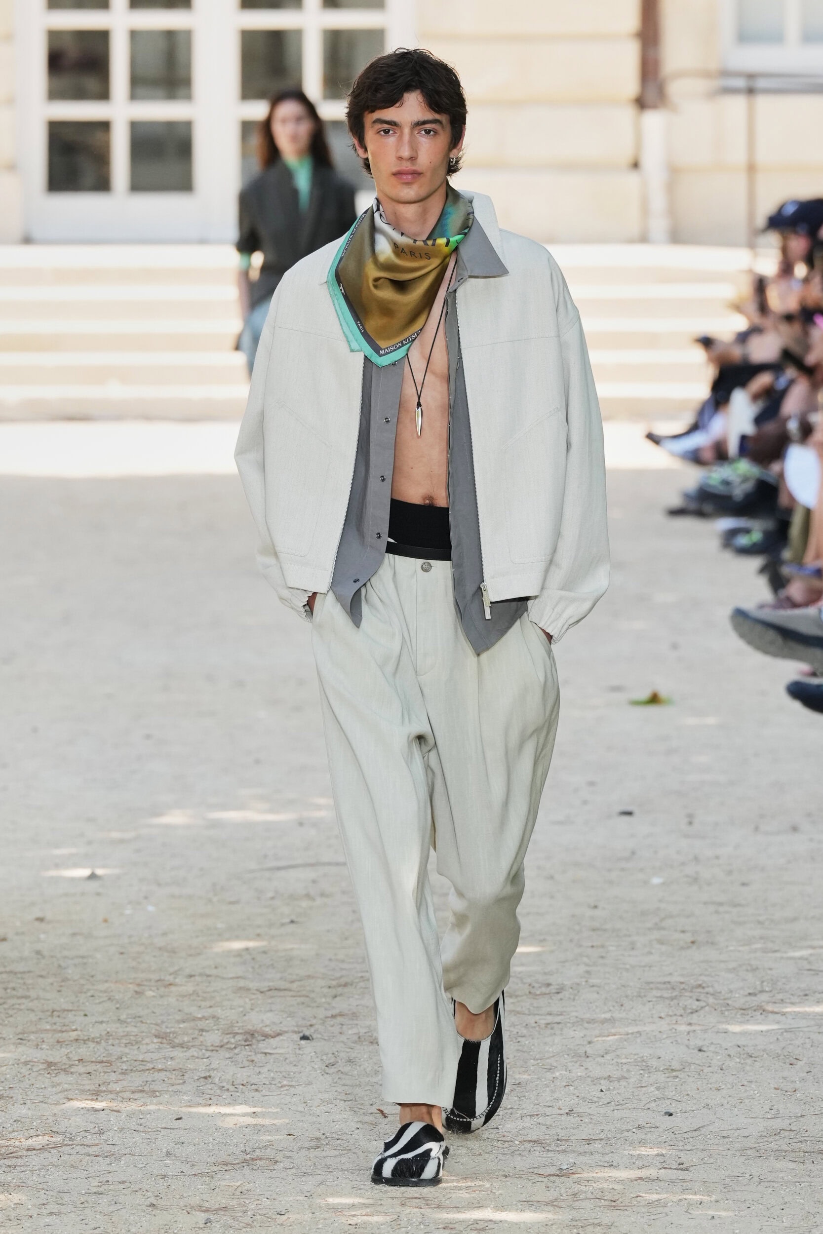 Look 11