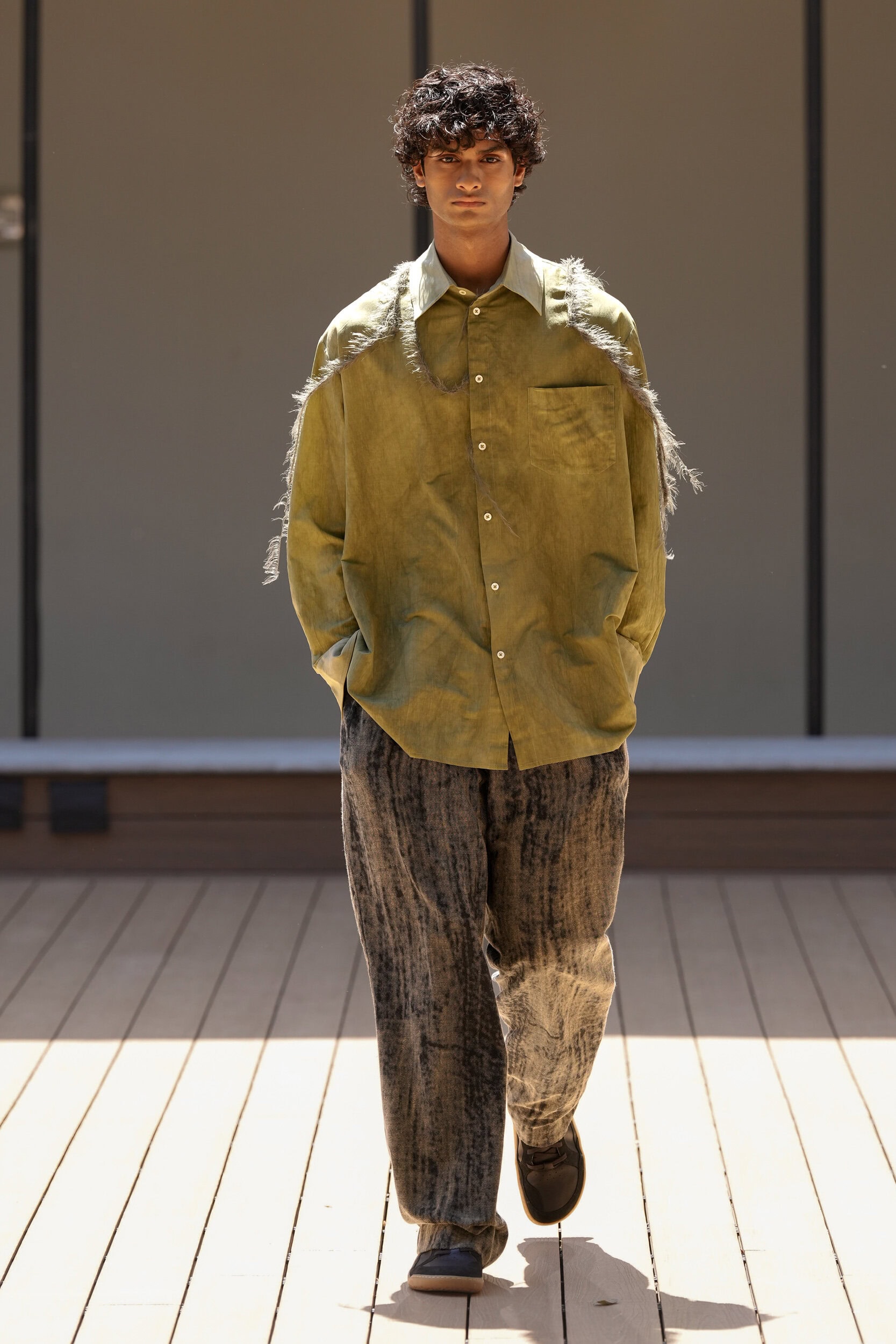 Look 18
