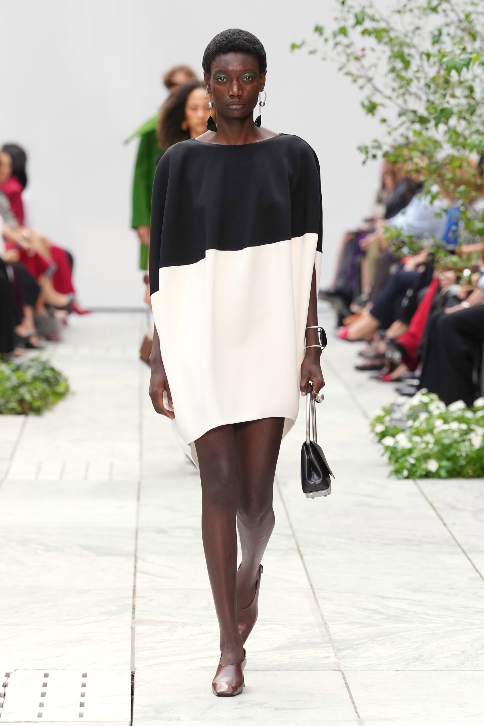 Look 25