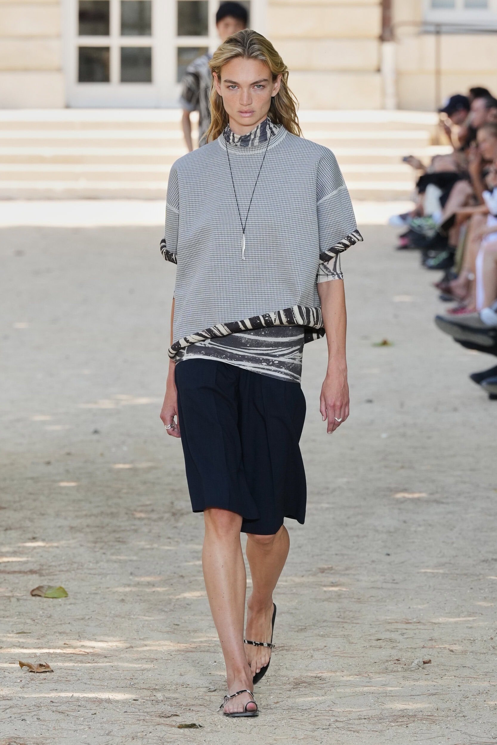 Look 35