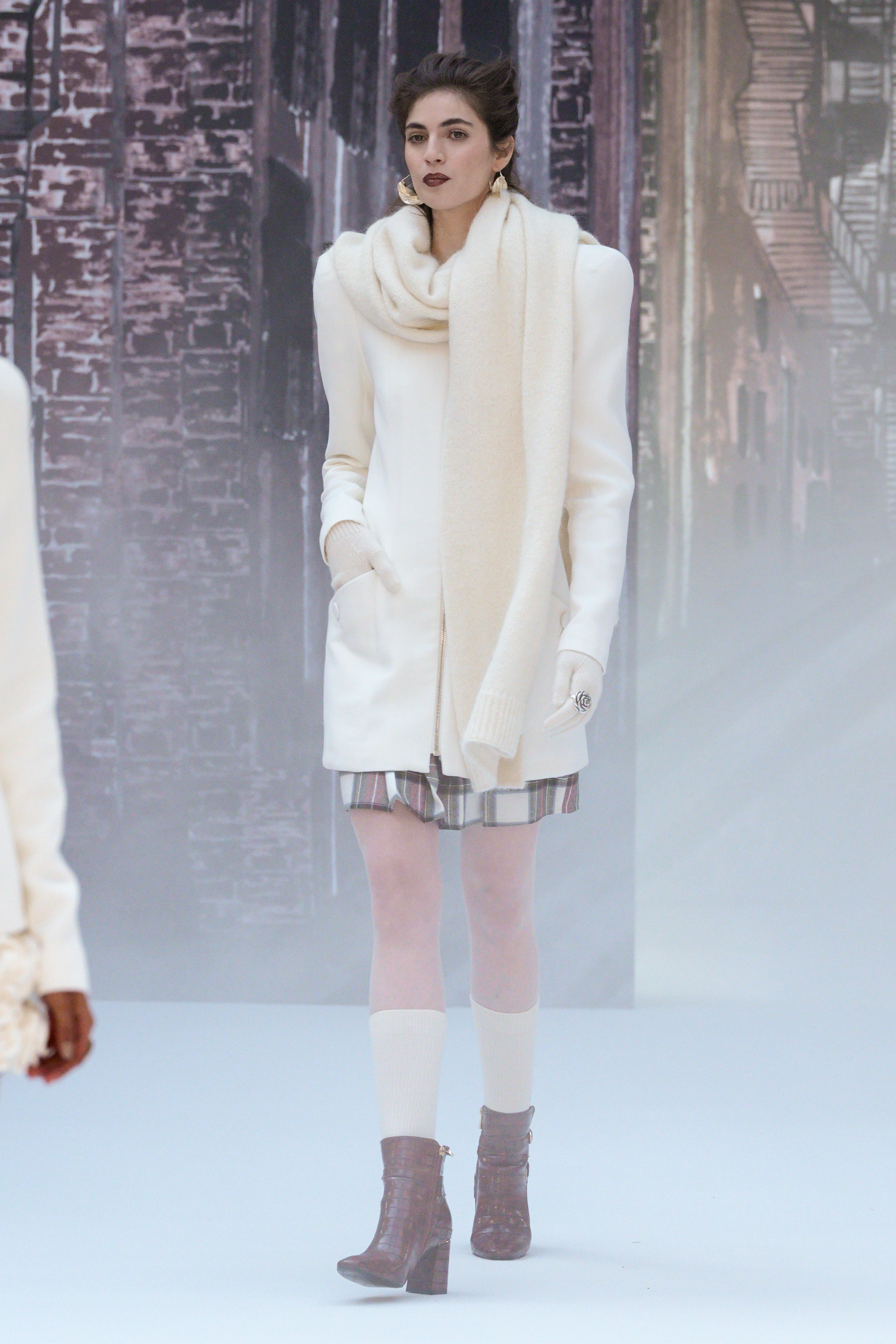 Look 5