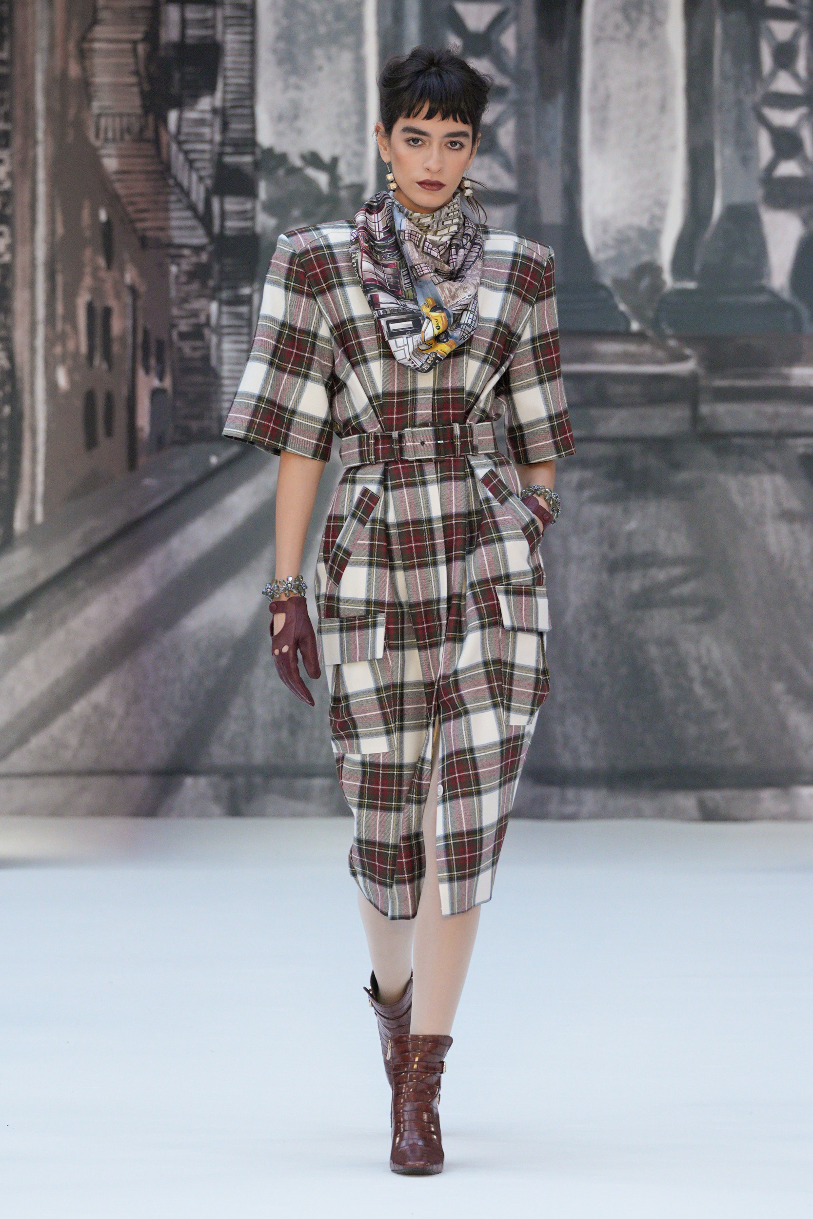 Look 11
