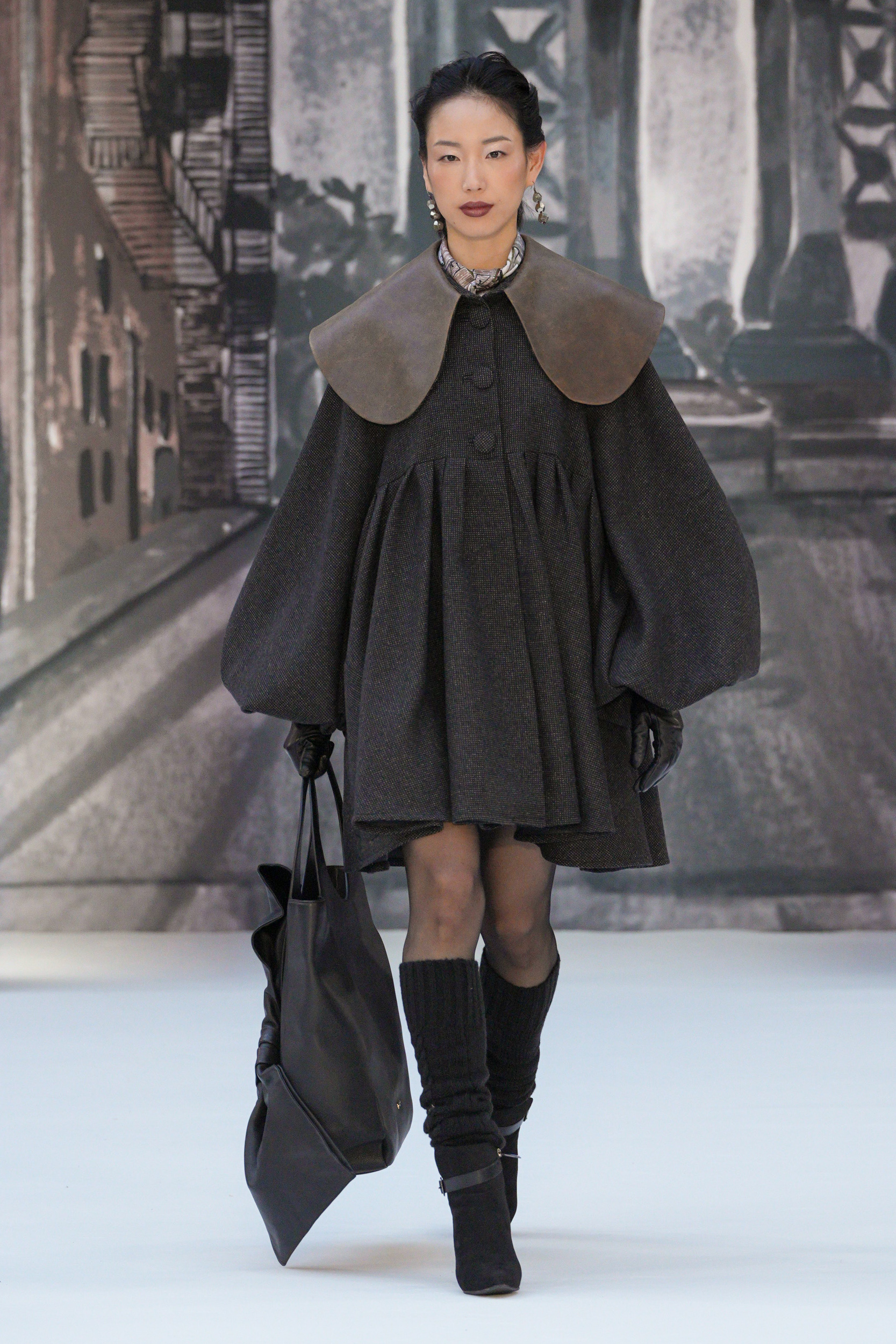Look 16
