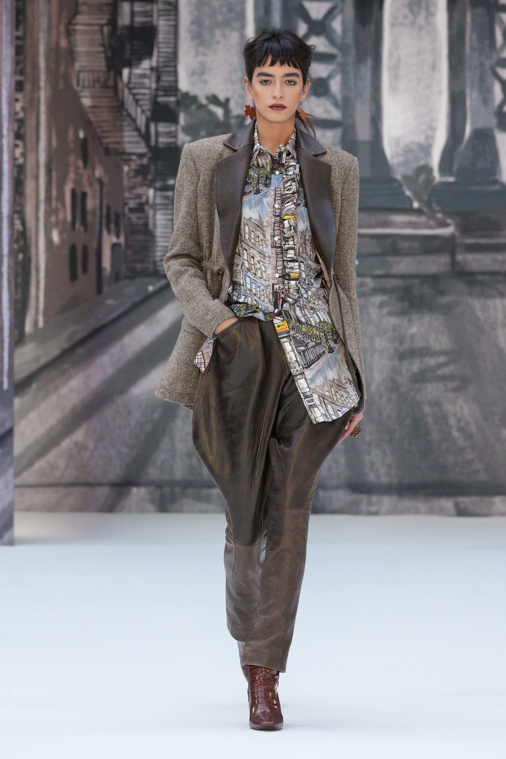 Look 24