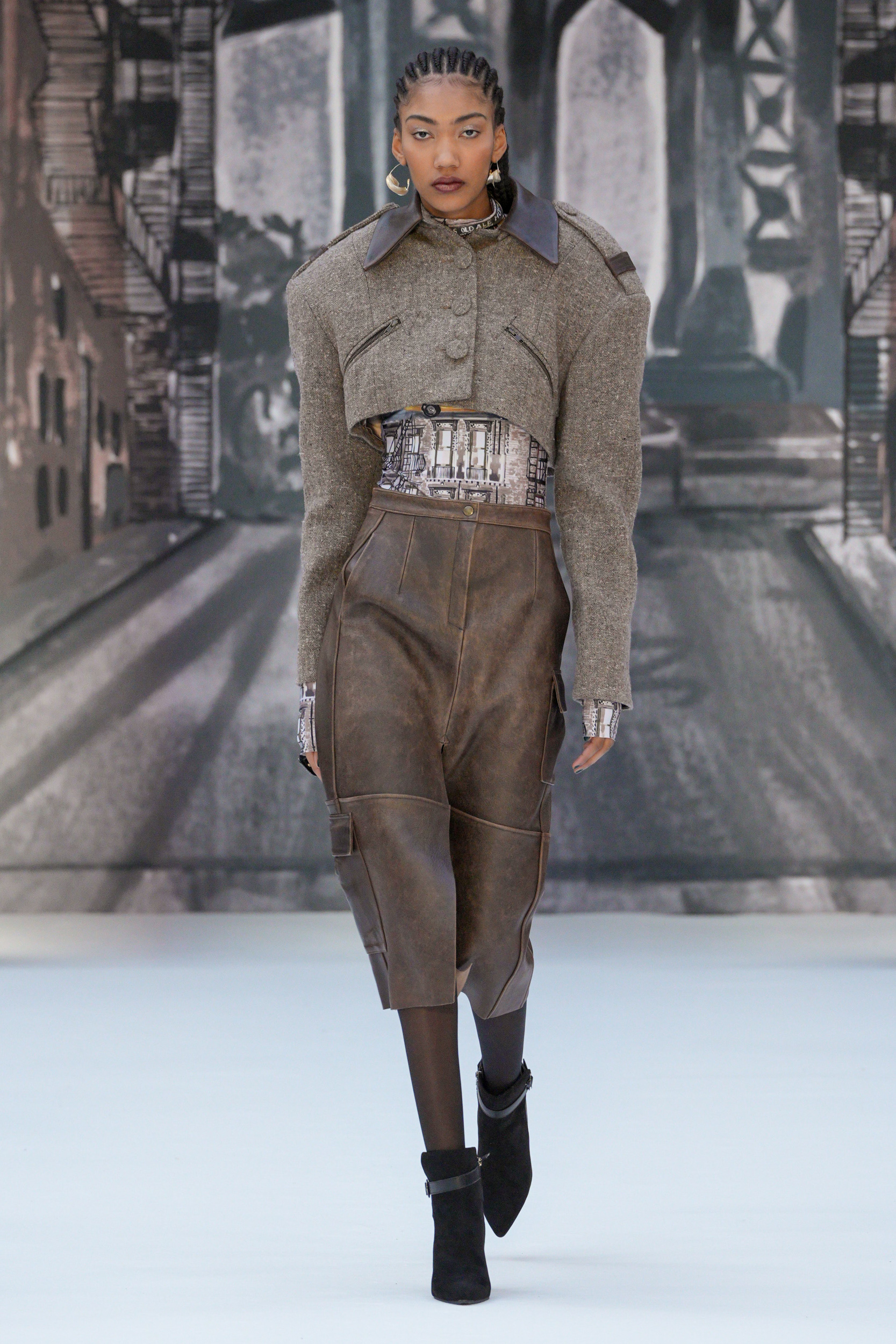 Look 28