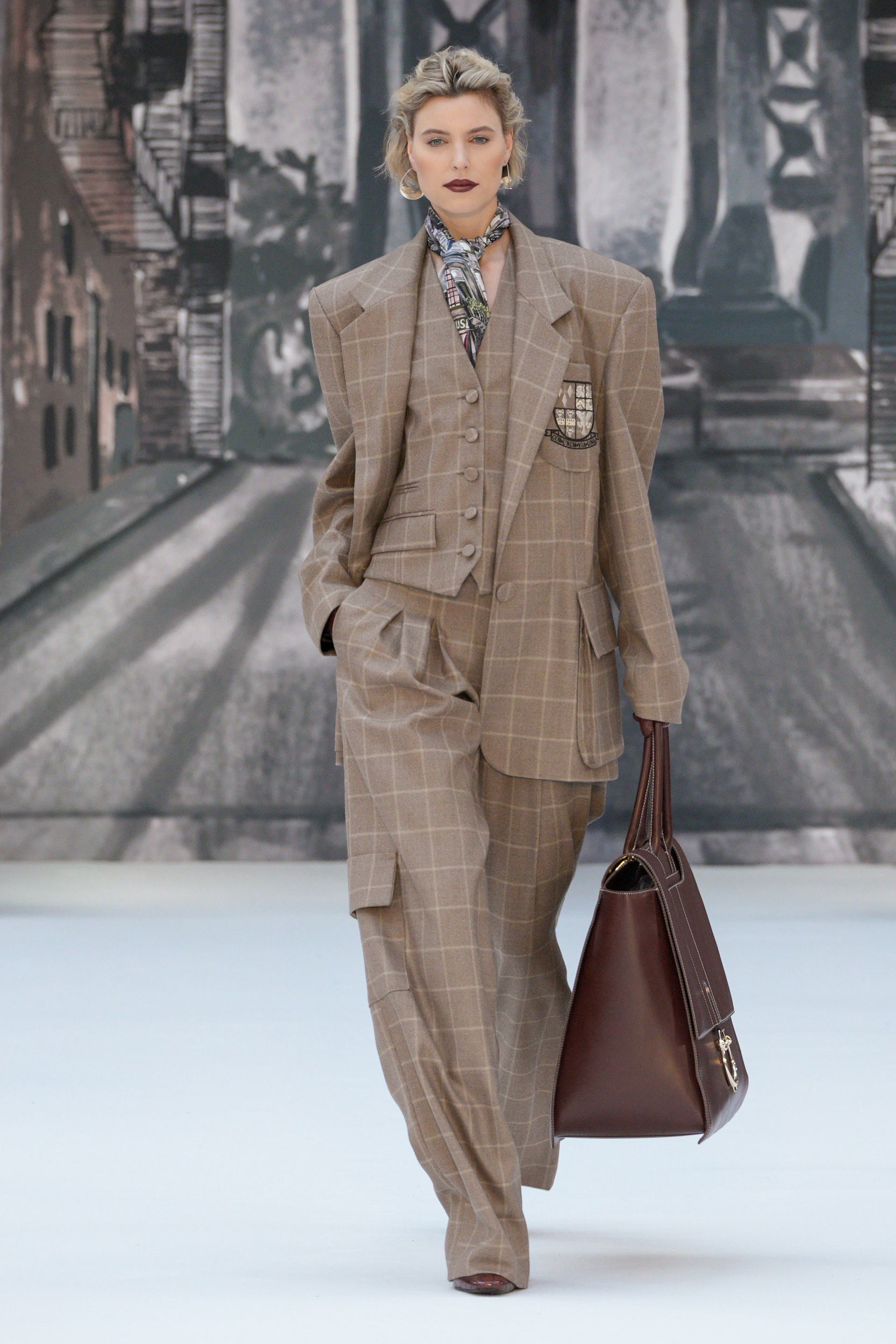 Look 32