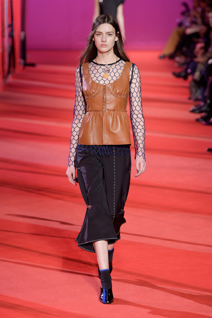 Look 18