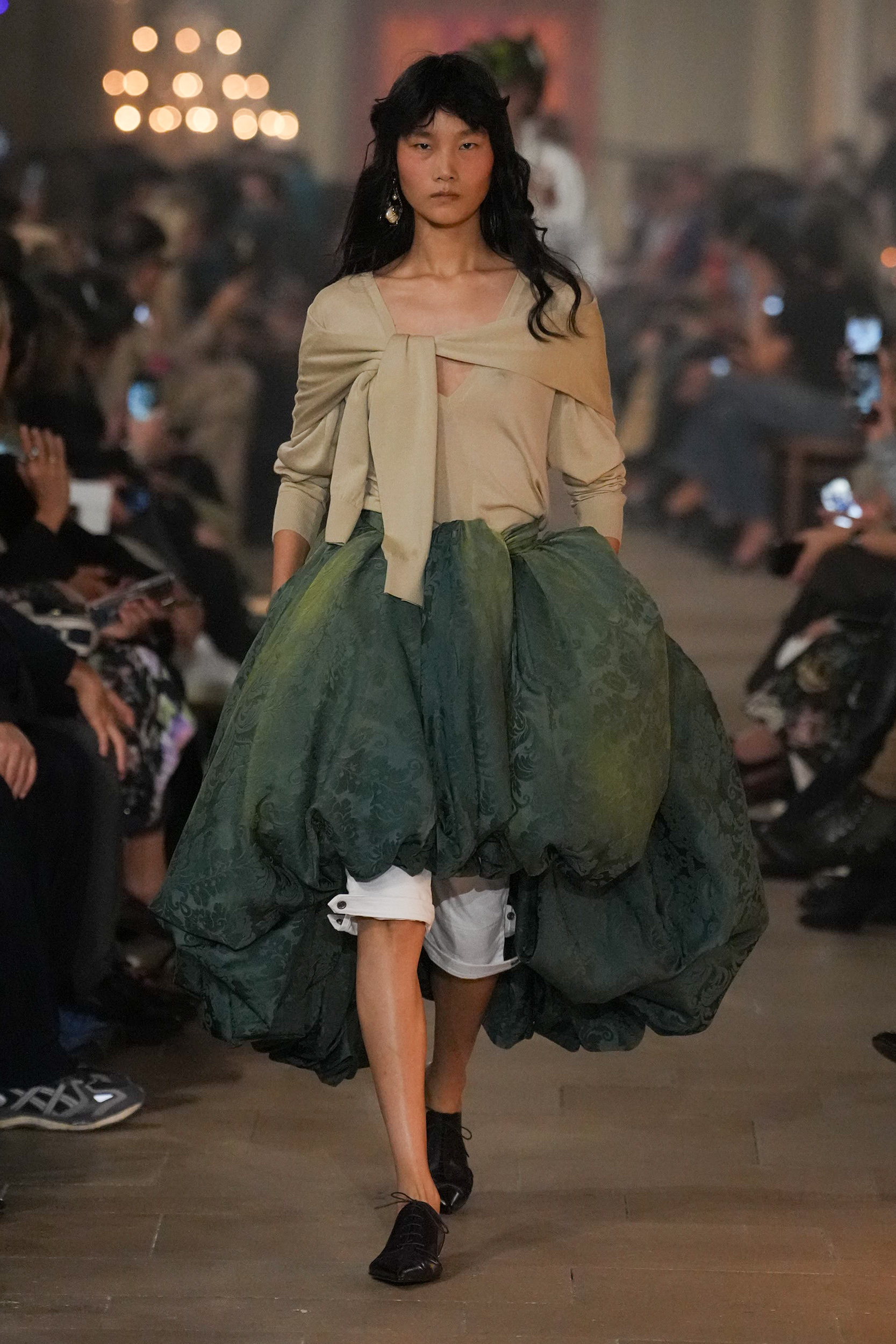 Look 16
