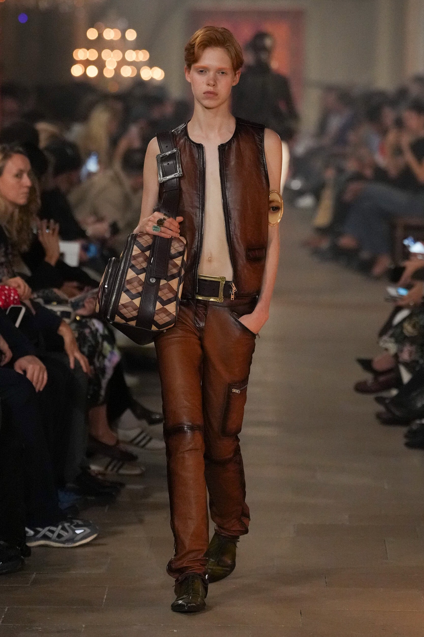 Look 18