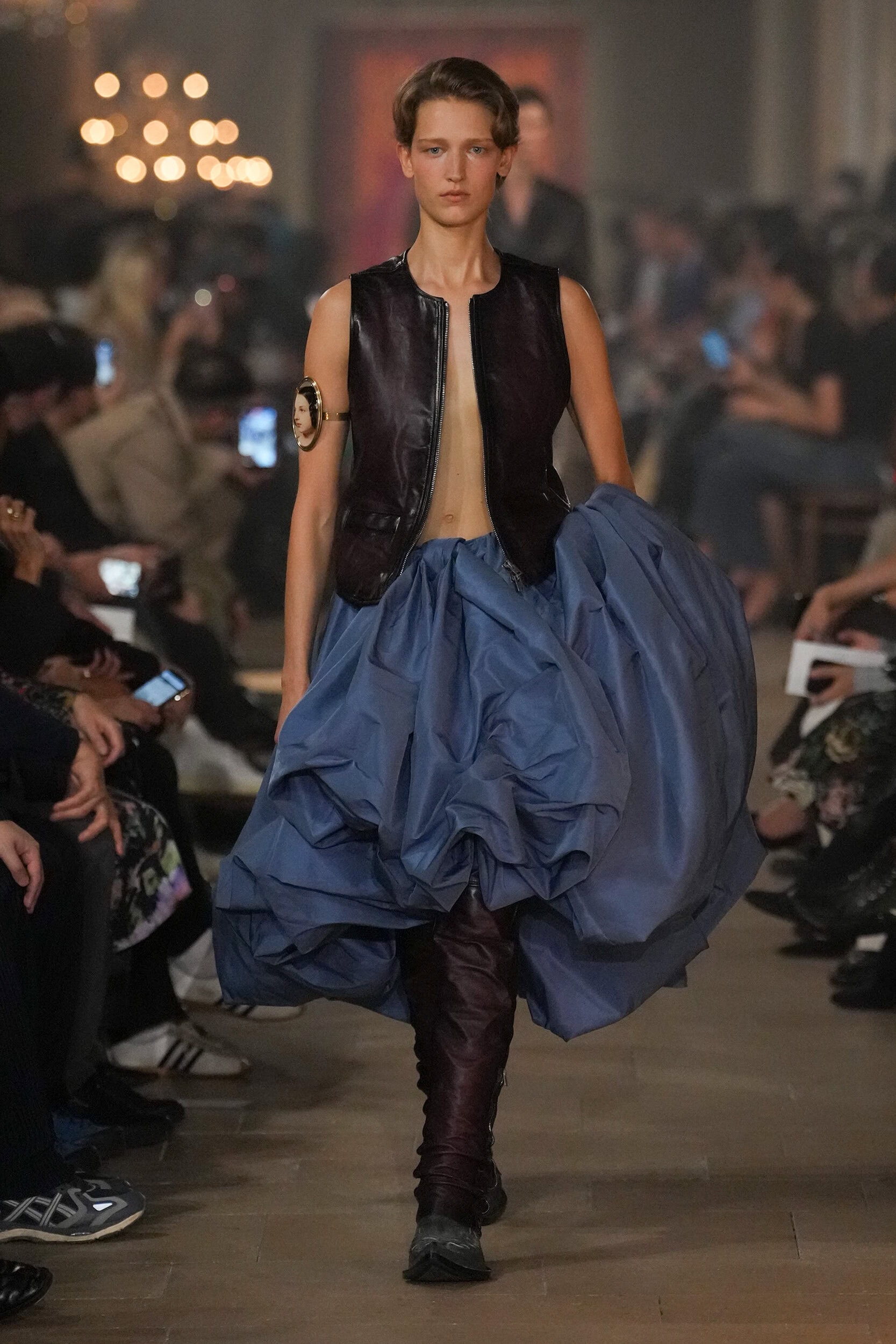 Look 48
