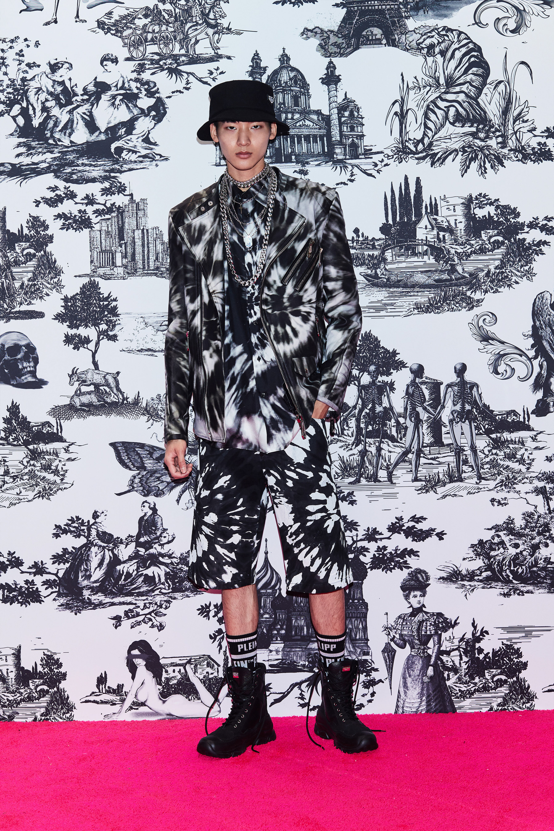 Look 10
