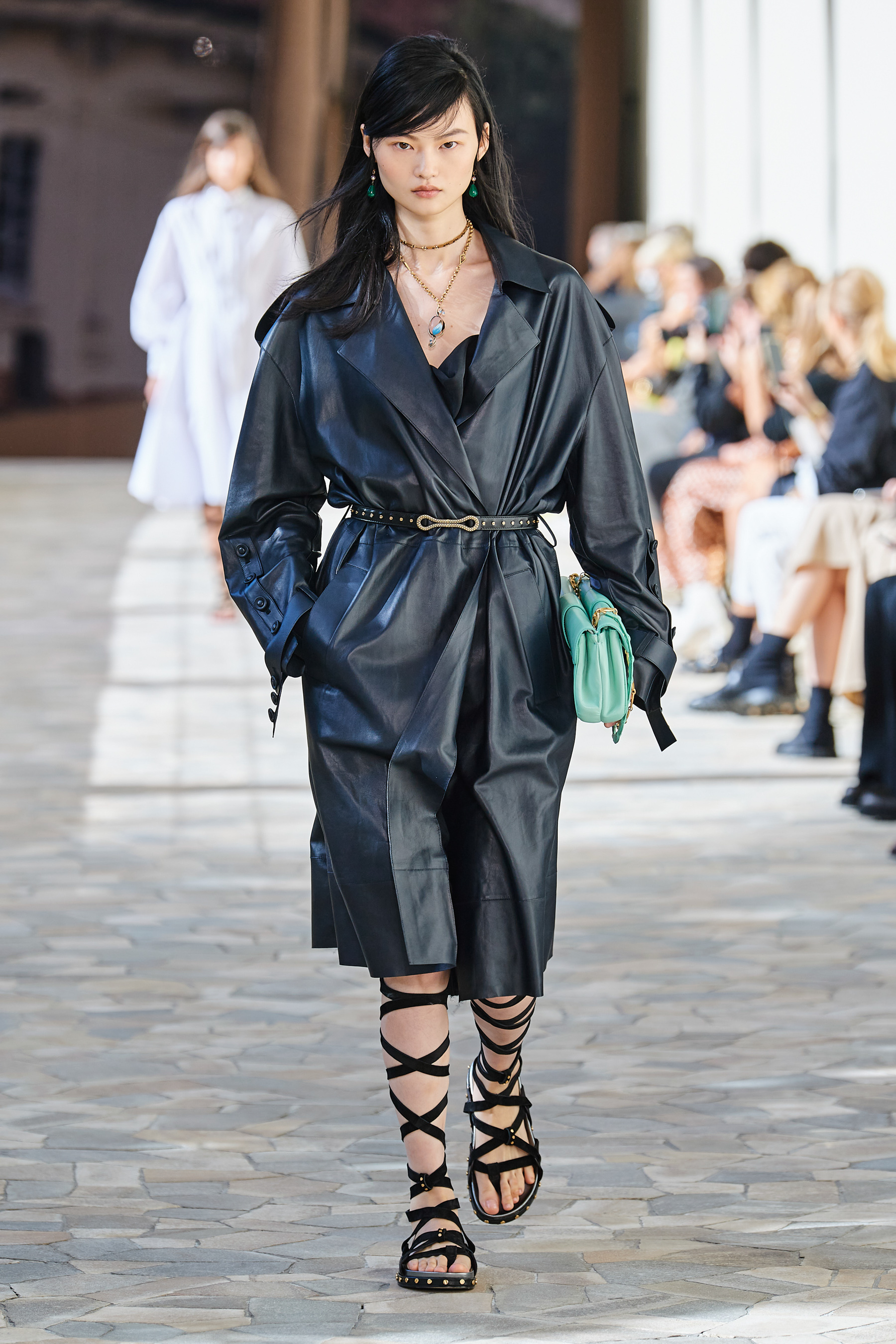 Look 15