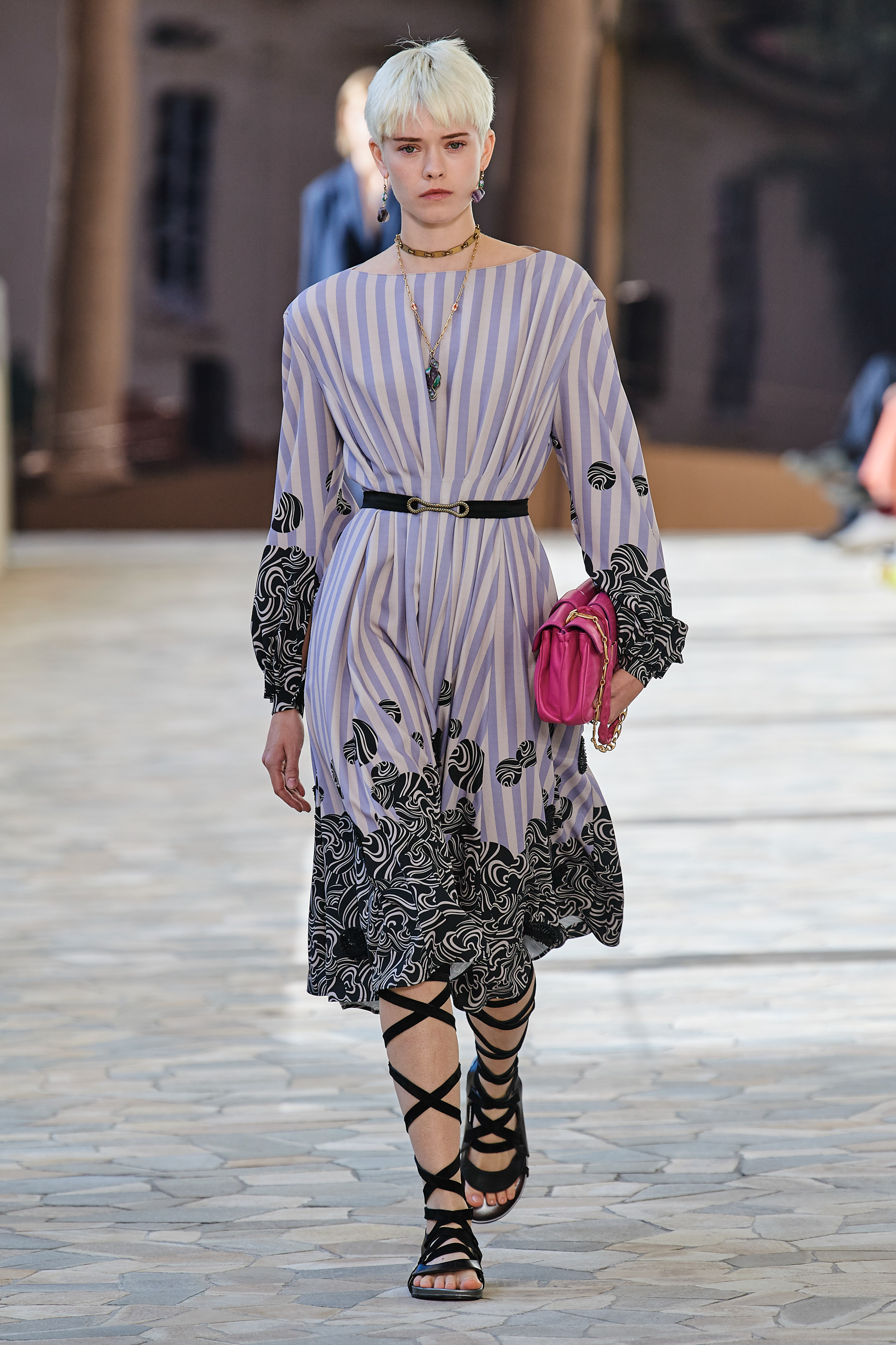 Look 19