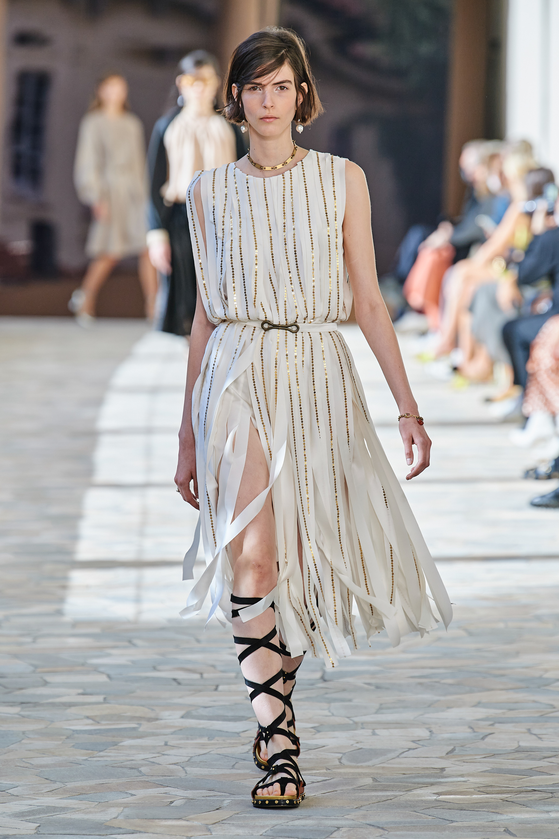 Look 27