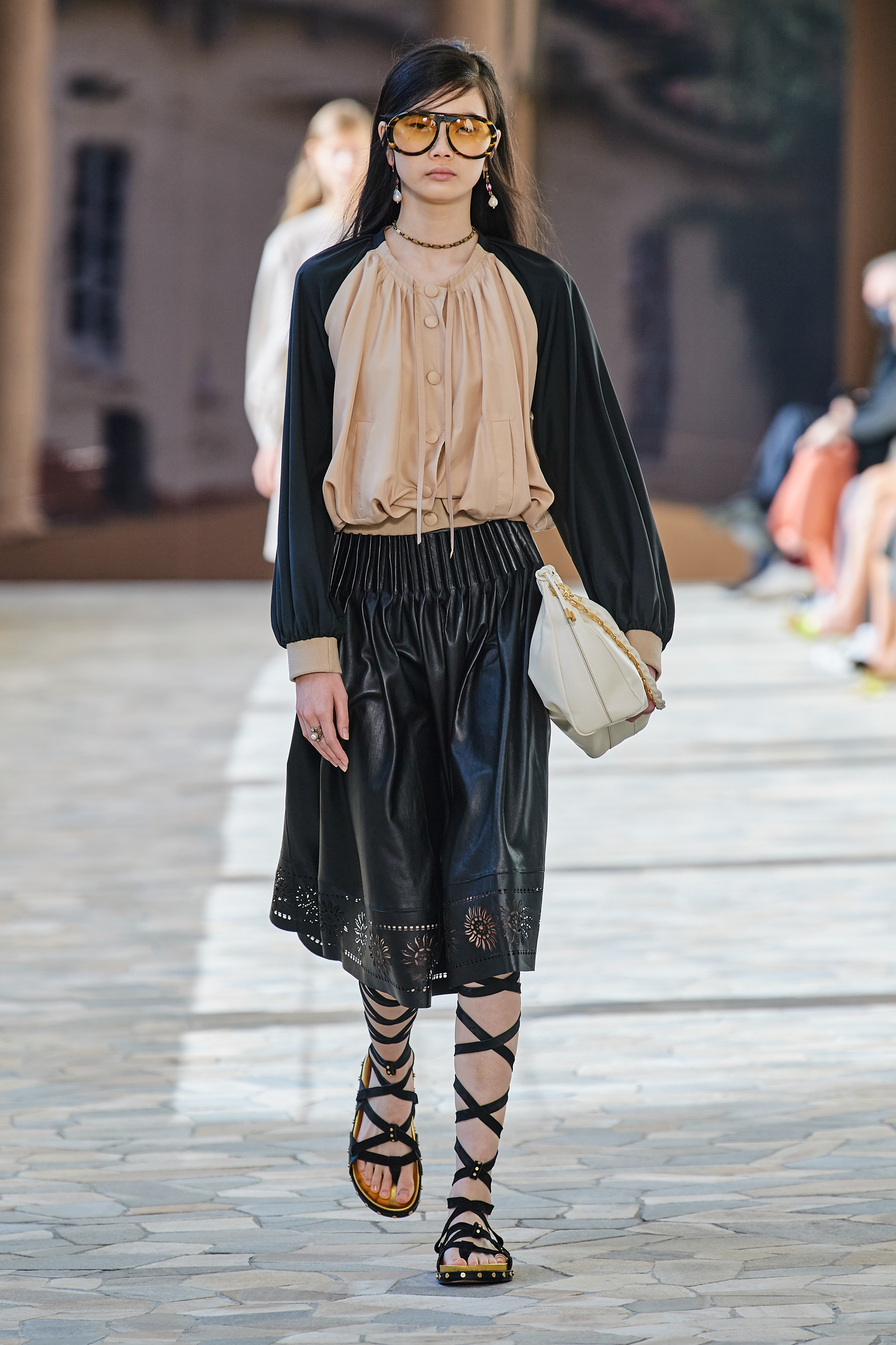 Look 28