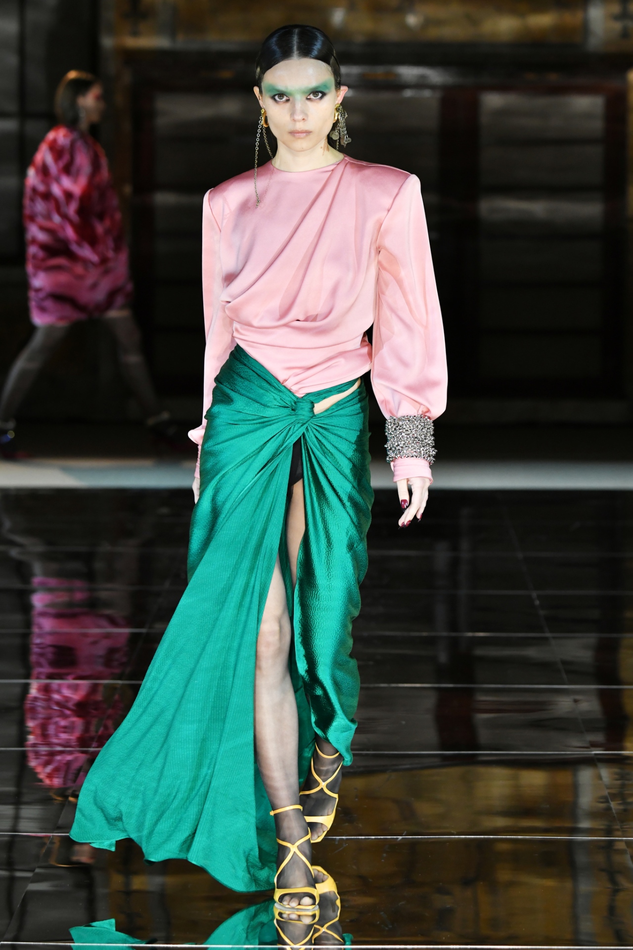 Look 18