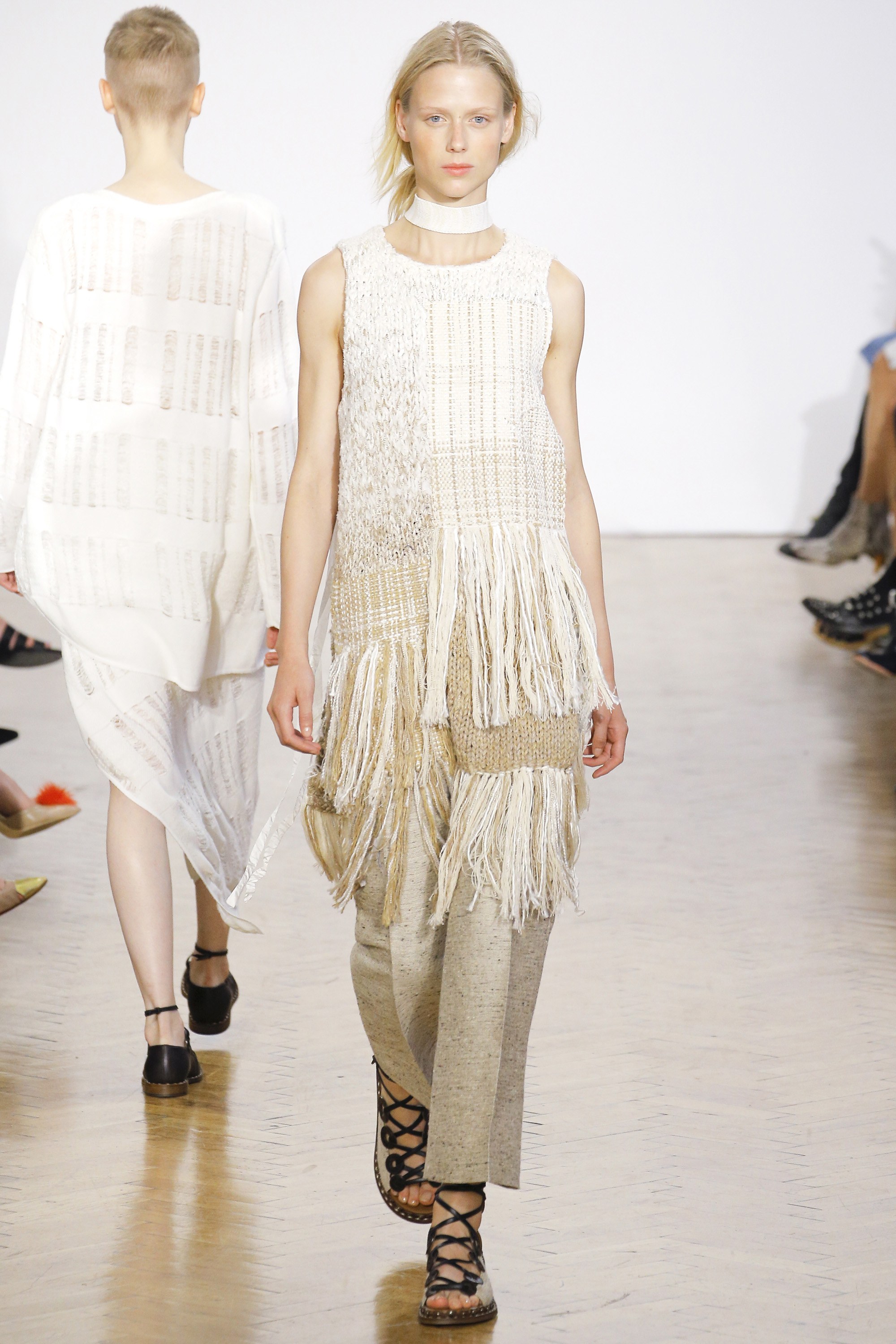 Look 10