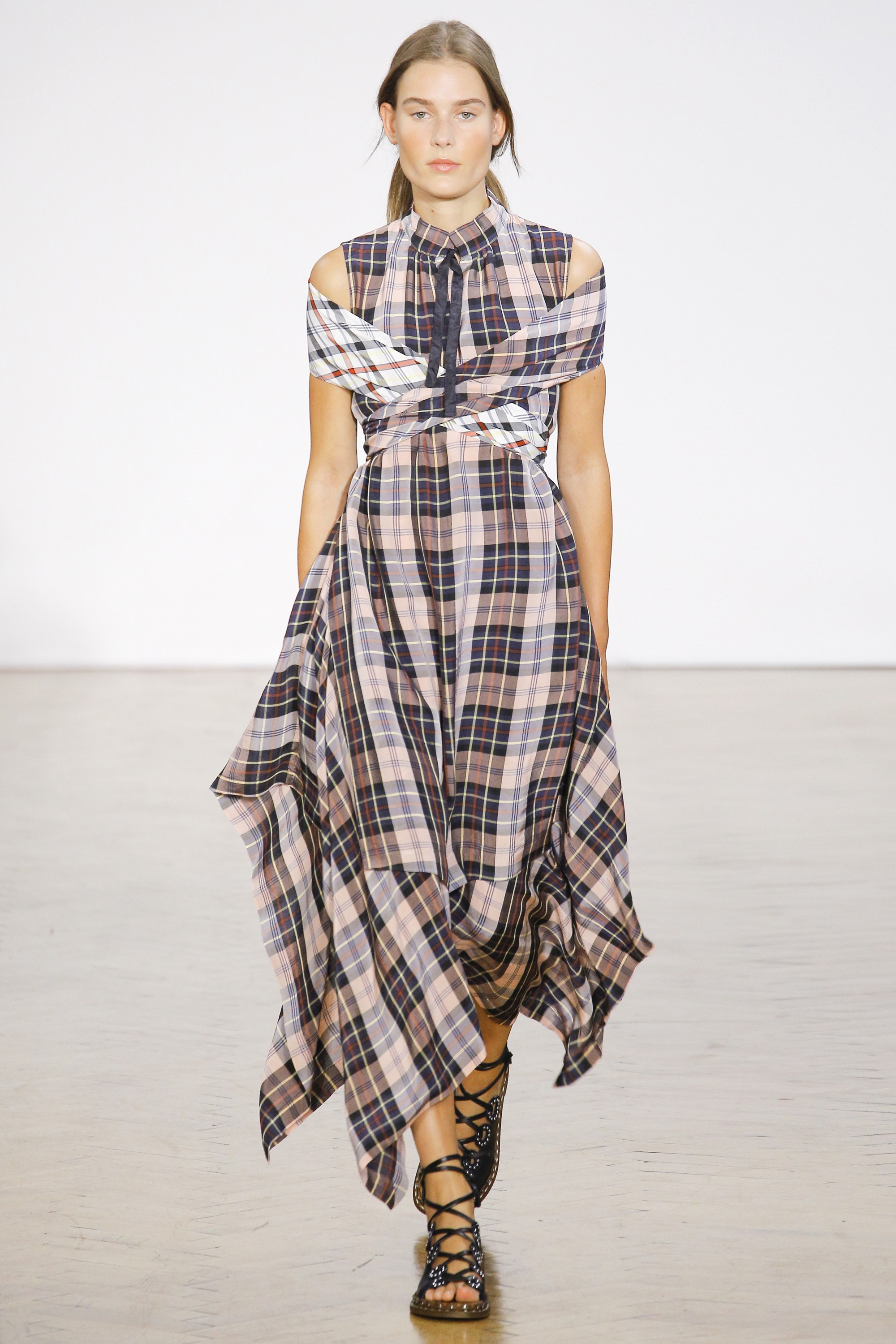 Look 16