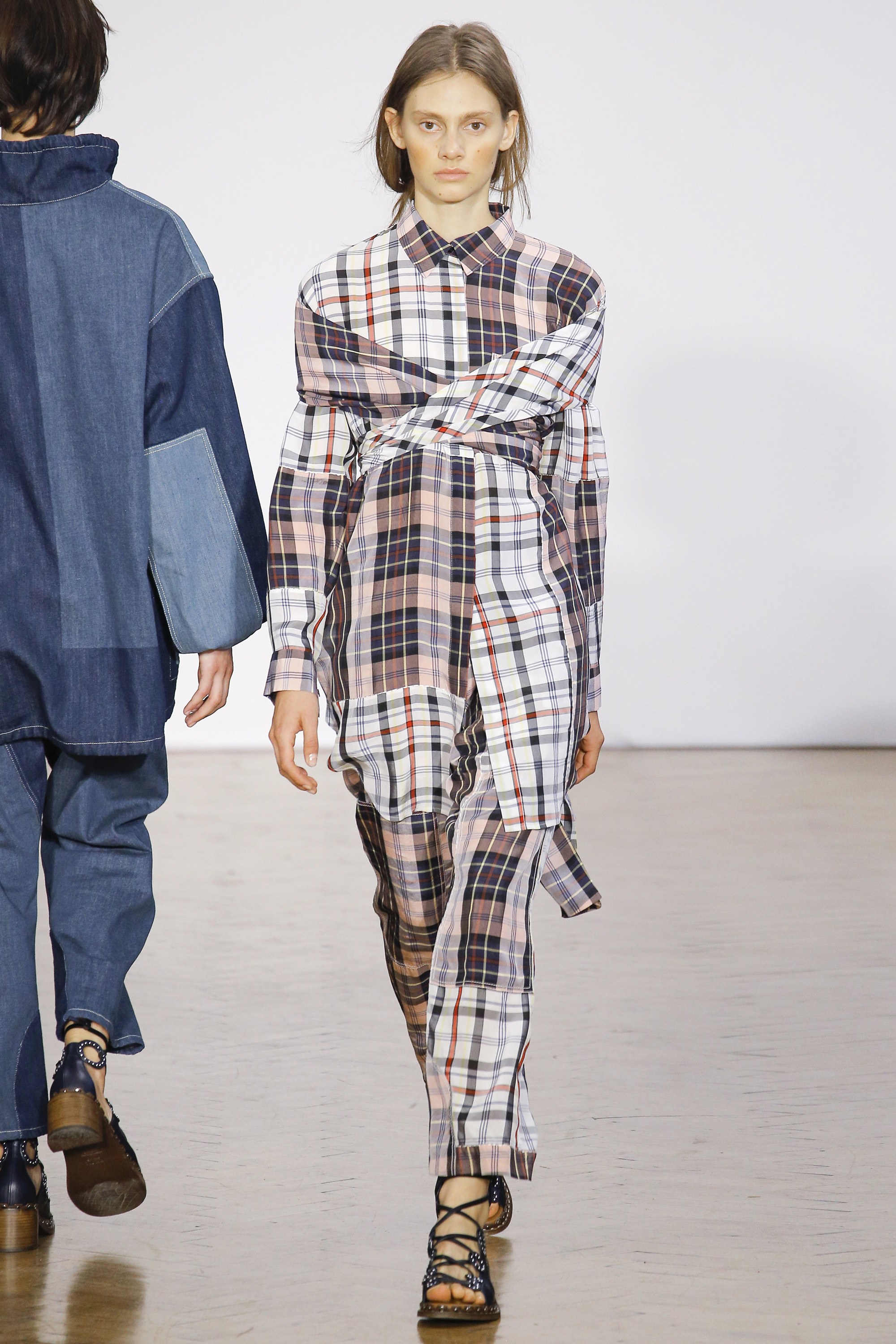 Look 18