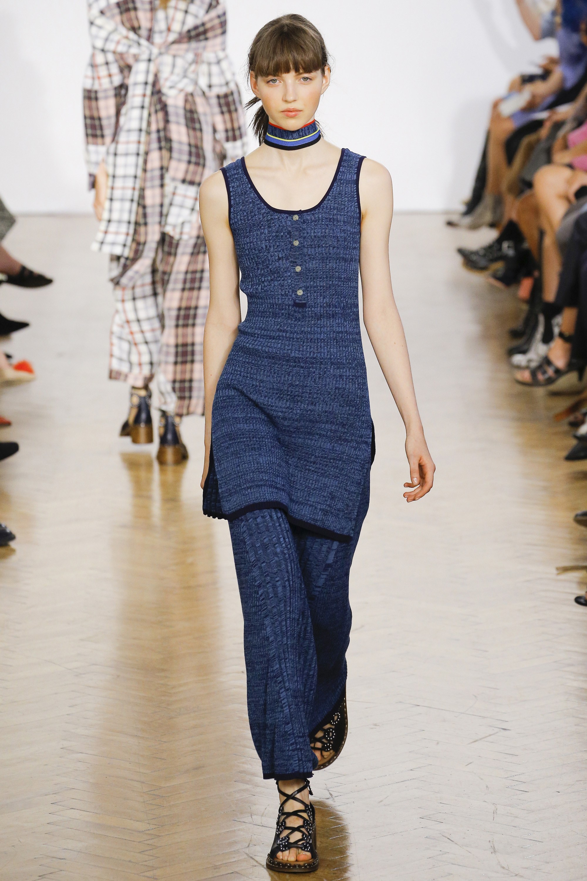 Look 19