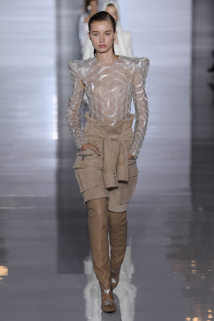 Look 11