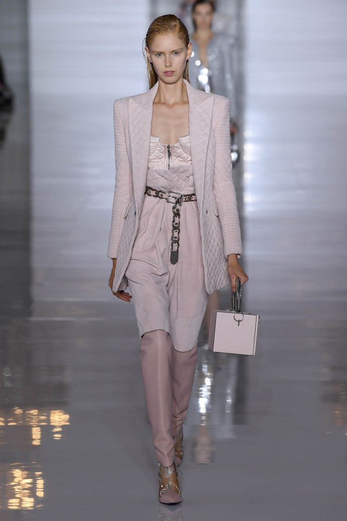 Look 16
