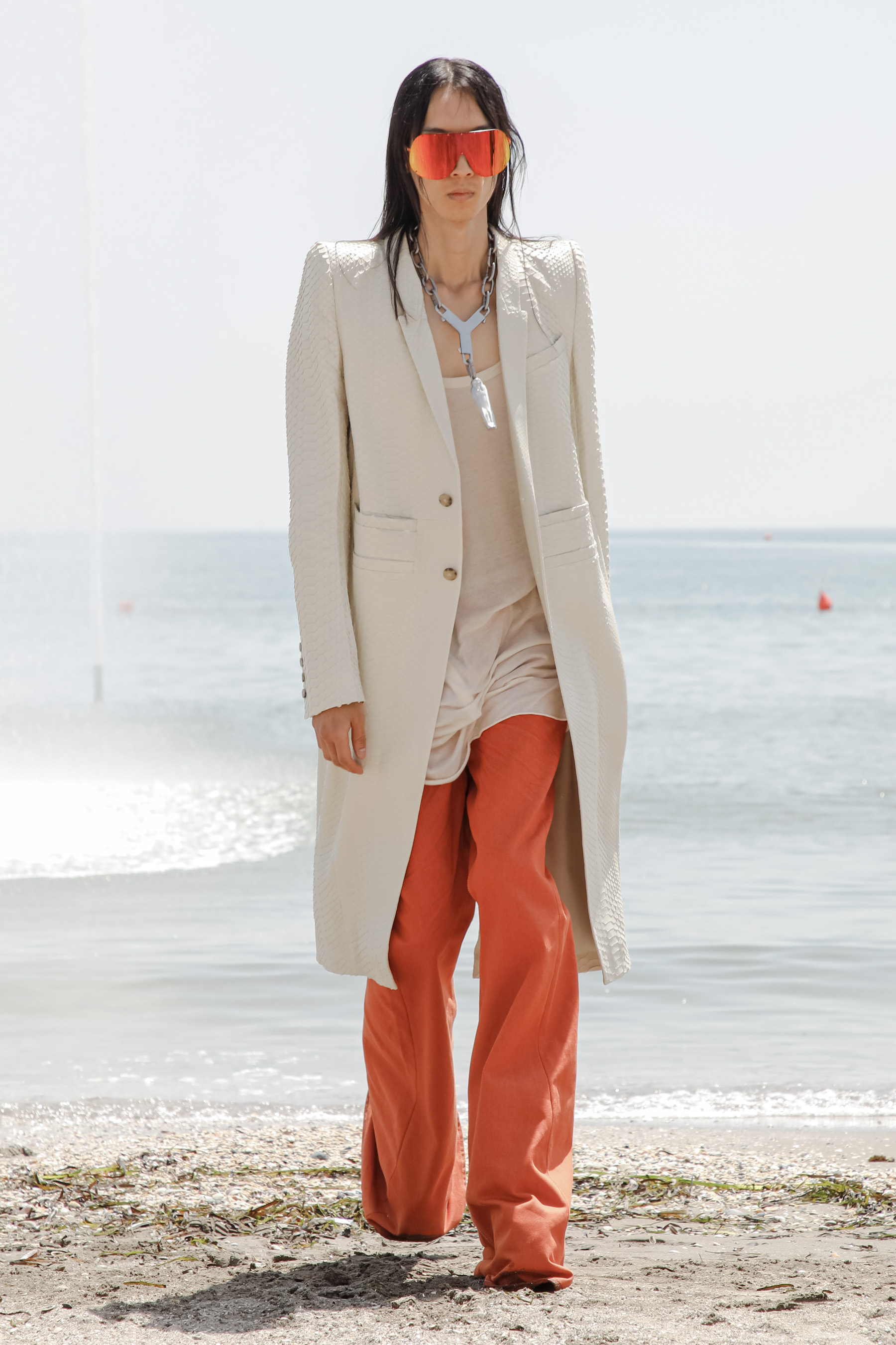 Look 18