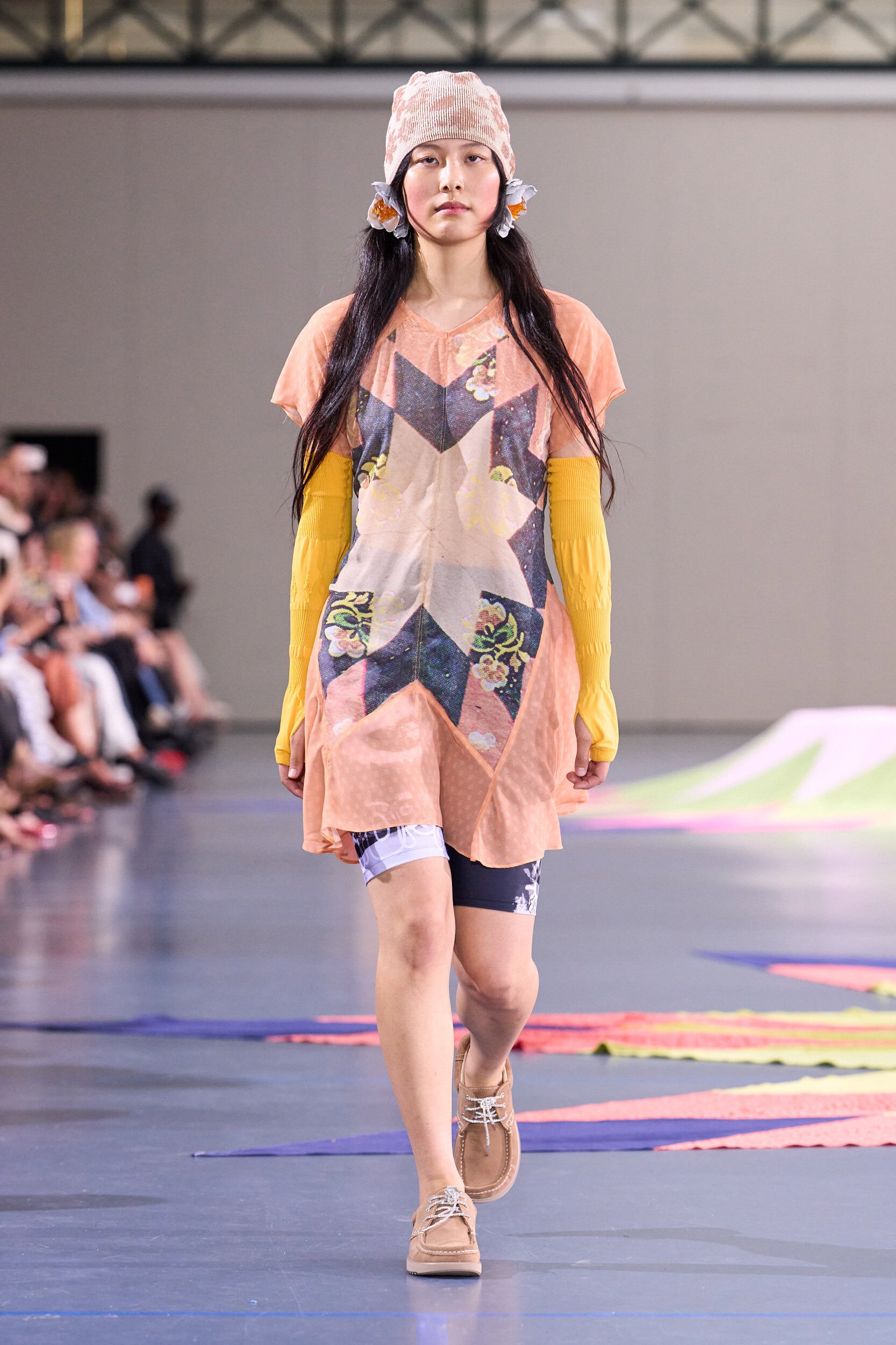 Look 10