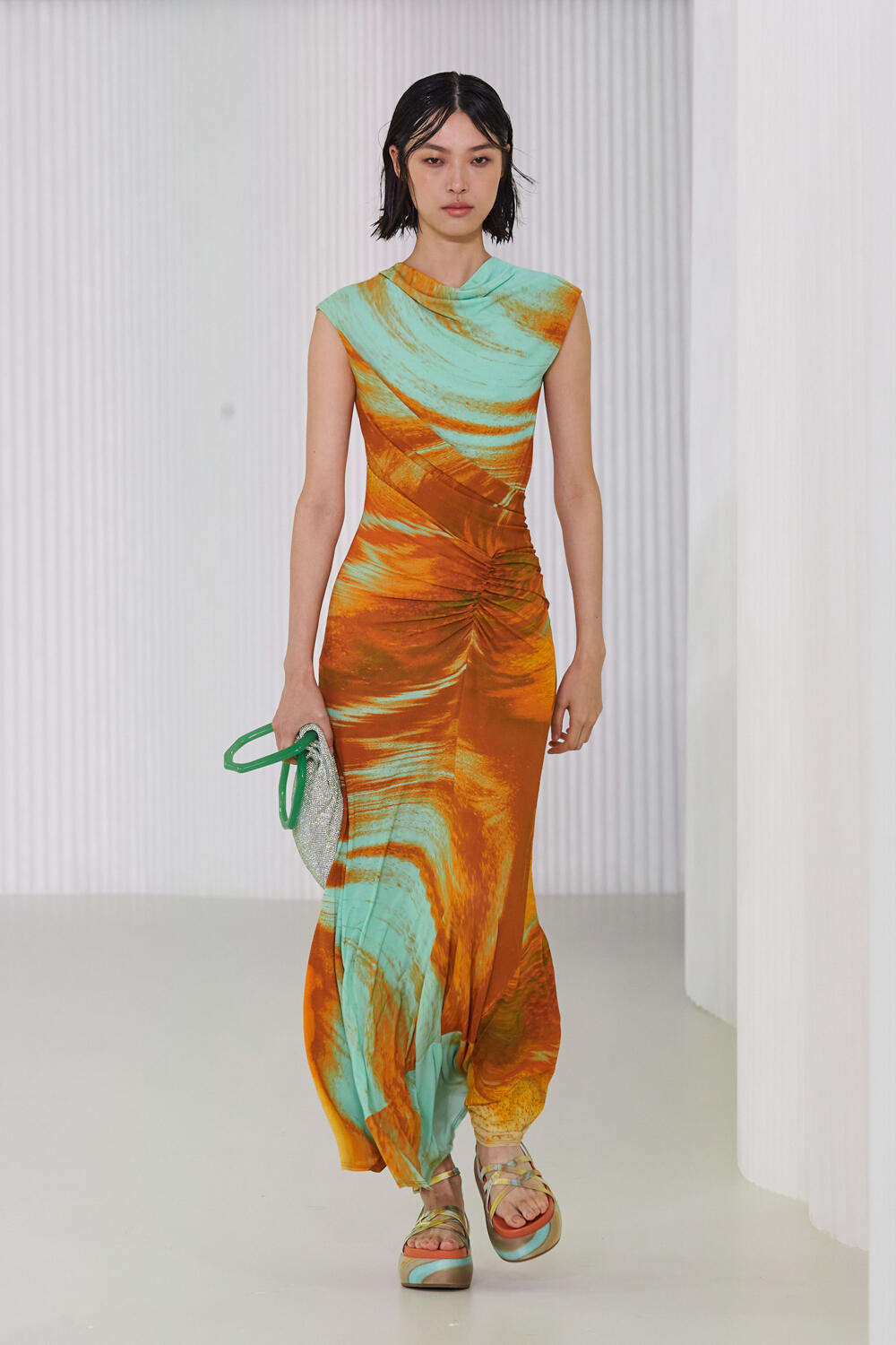 Look 15